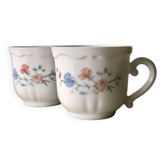 Set of 2 vintage Arcopal cups