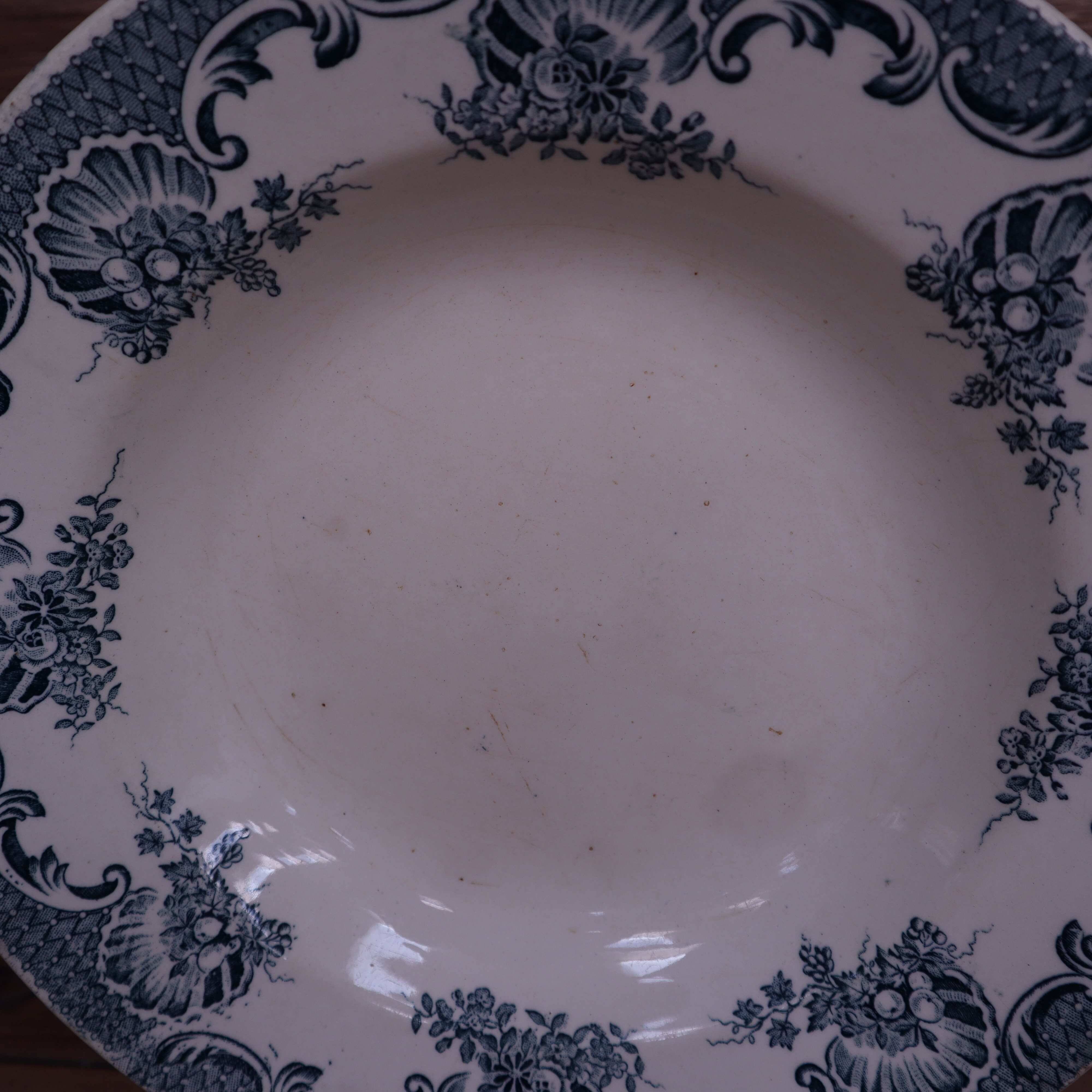 Terre de Fer Moulin des Loups La Valliere model deep plate