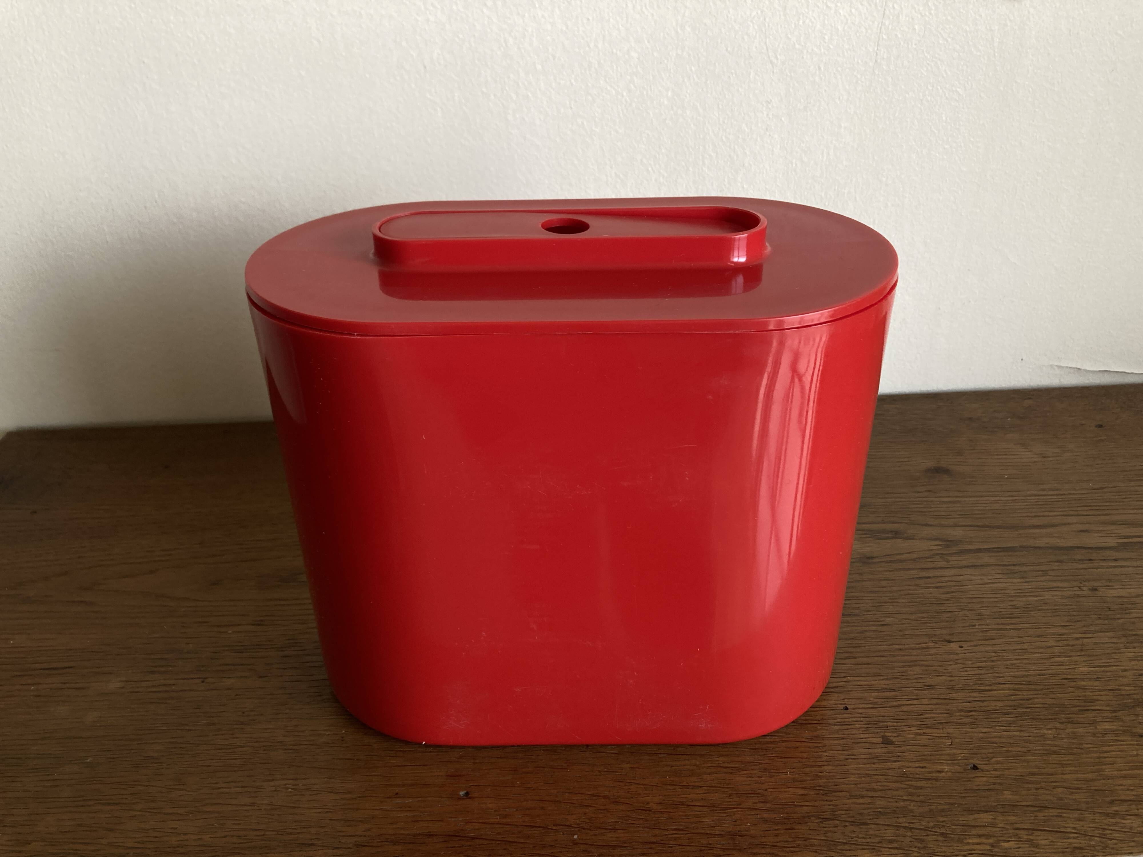 Giotto Stoppino ice bucket 1972 Kartell Italian design