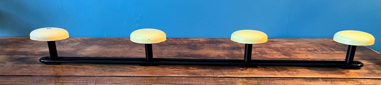 Metal wall coat rack with 4 hooks