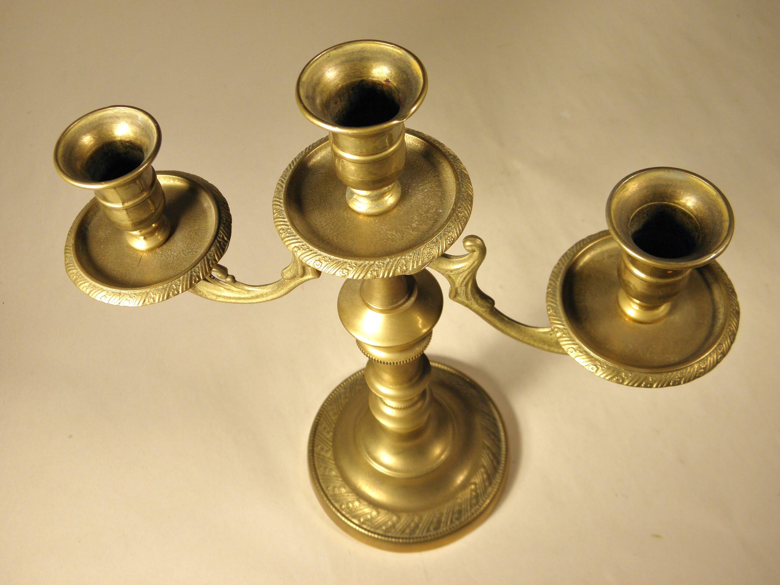 Three-light candlestick in gilded bronze