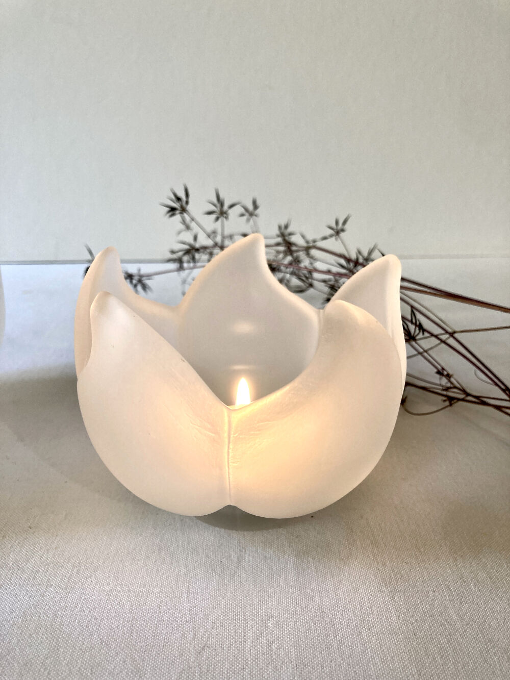 Pair of "Lotus" frosted glass candle holders – Leonardo