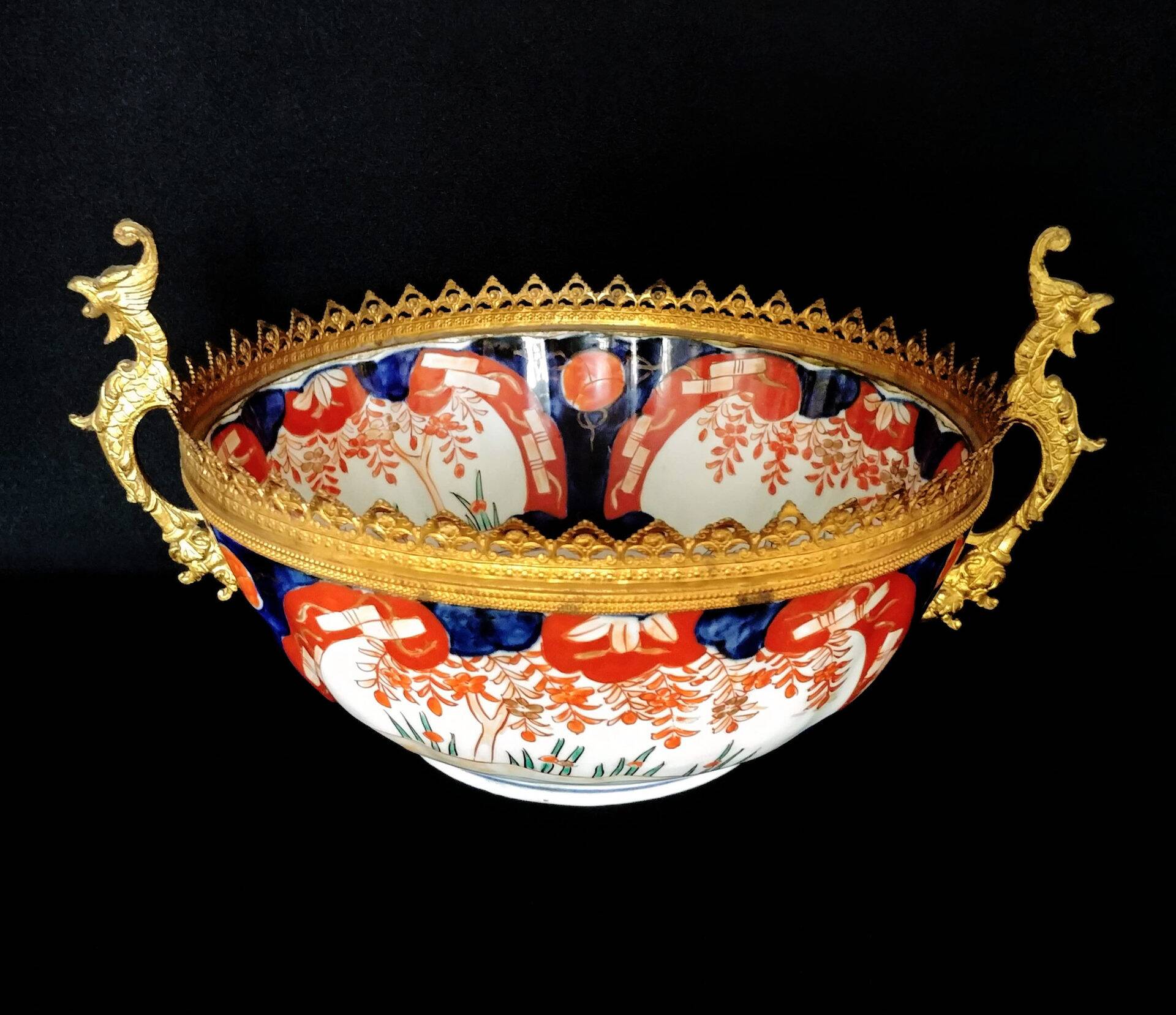 Coupe Imari monté en bronze doré, Japon fin XIXe siècle