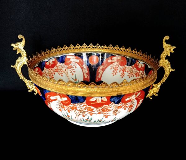 Coupe Imari monté en bronze doré, Japon fin XIXe siècle