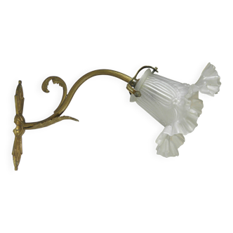 Swan neck wall light in gilded brass and glass