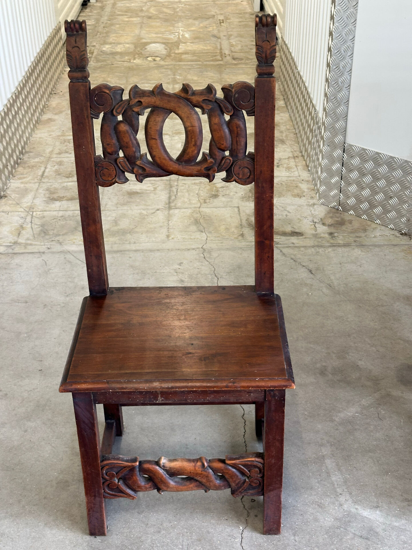 6 Alsatian chairs from the 19th century – carved wood – interlaced decoration