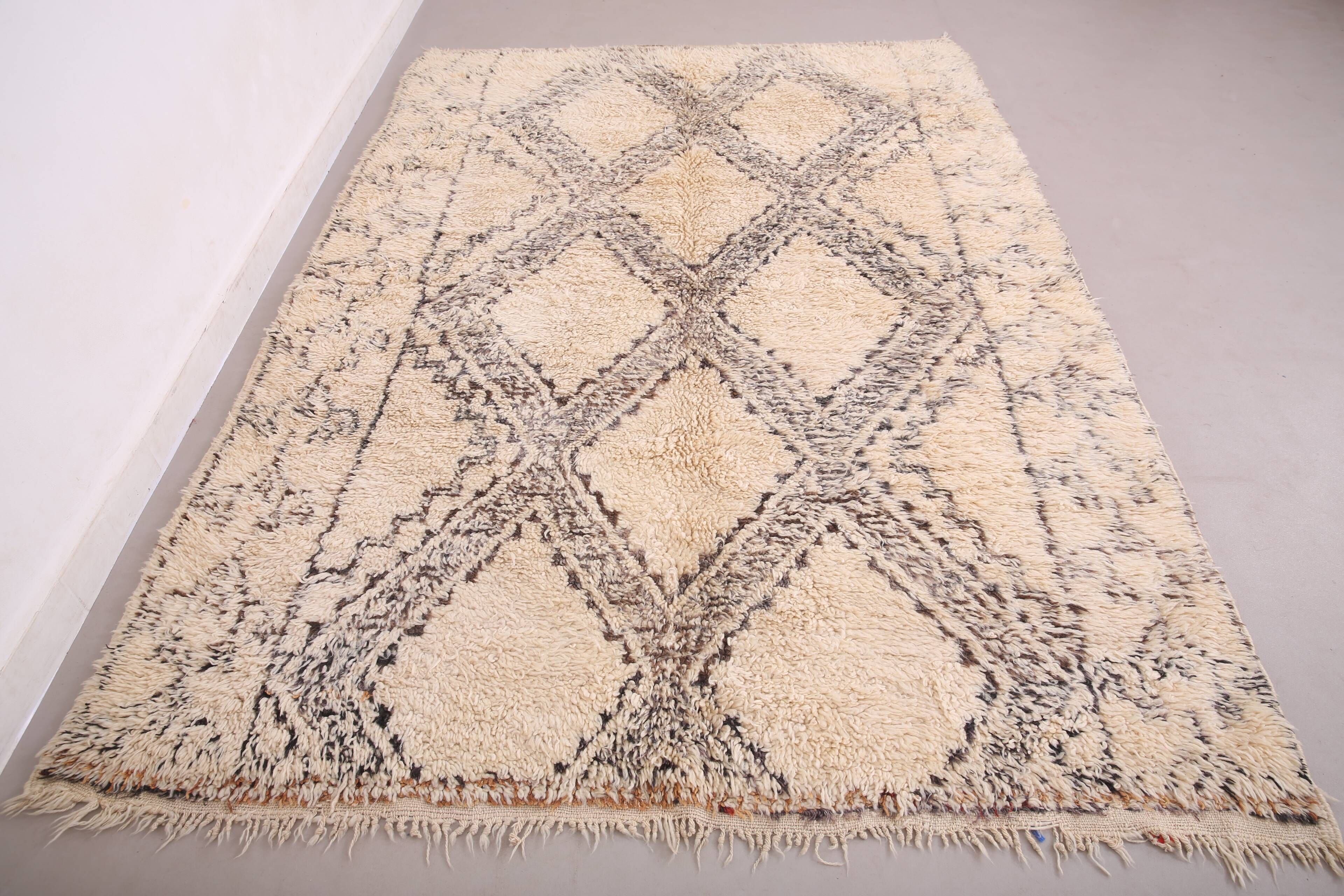 Vintage Beni Ourain rug Handmade 190 x 267 cm - Moroccan Berber Wool Rug