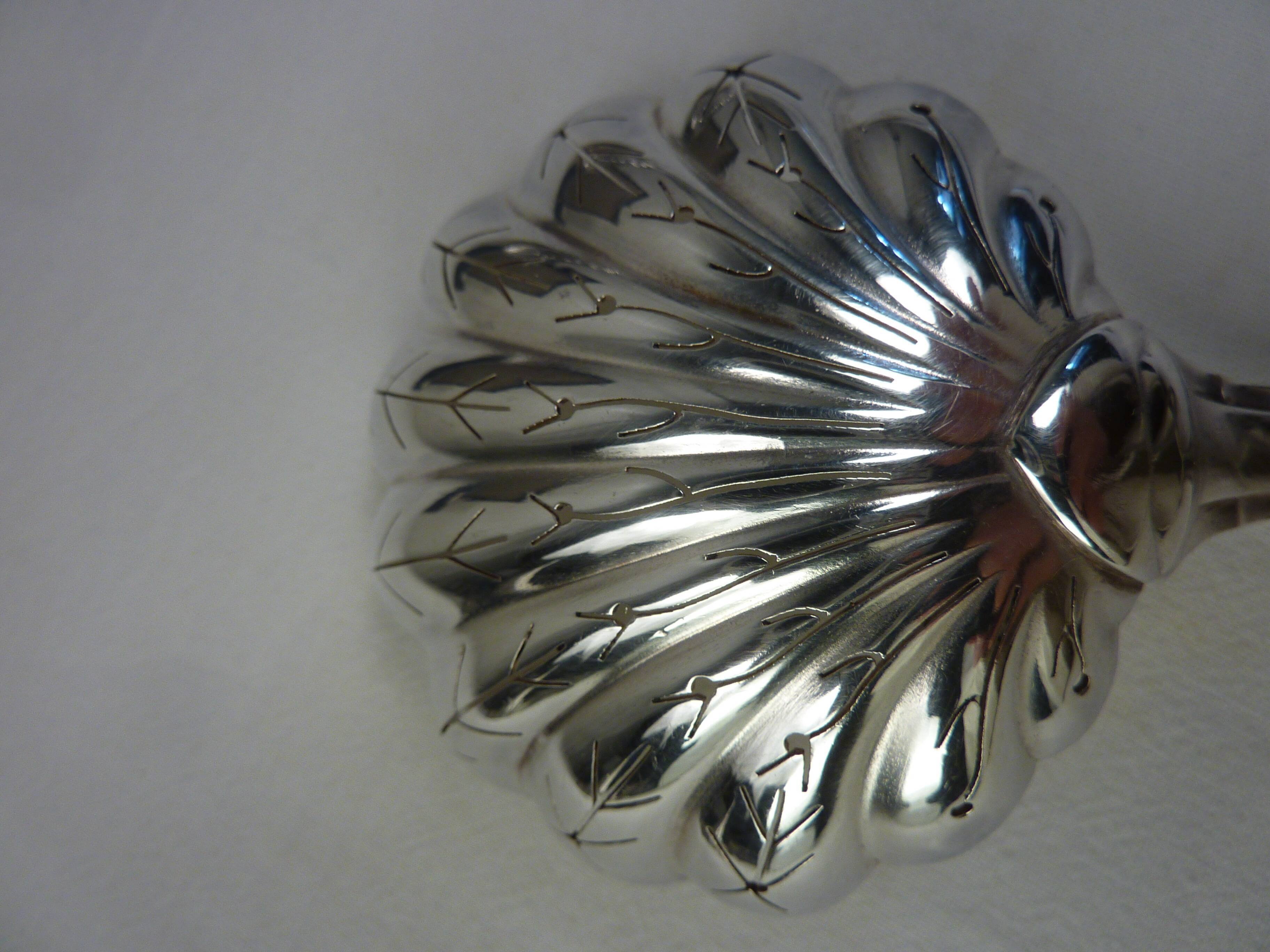 Dessert cutlery in silver metal of the brand Ercuis