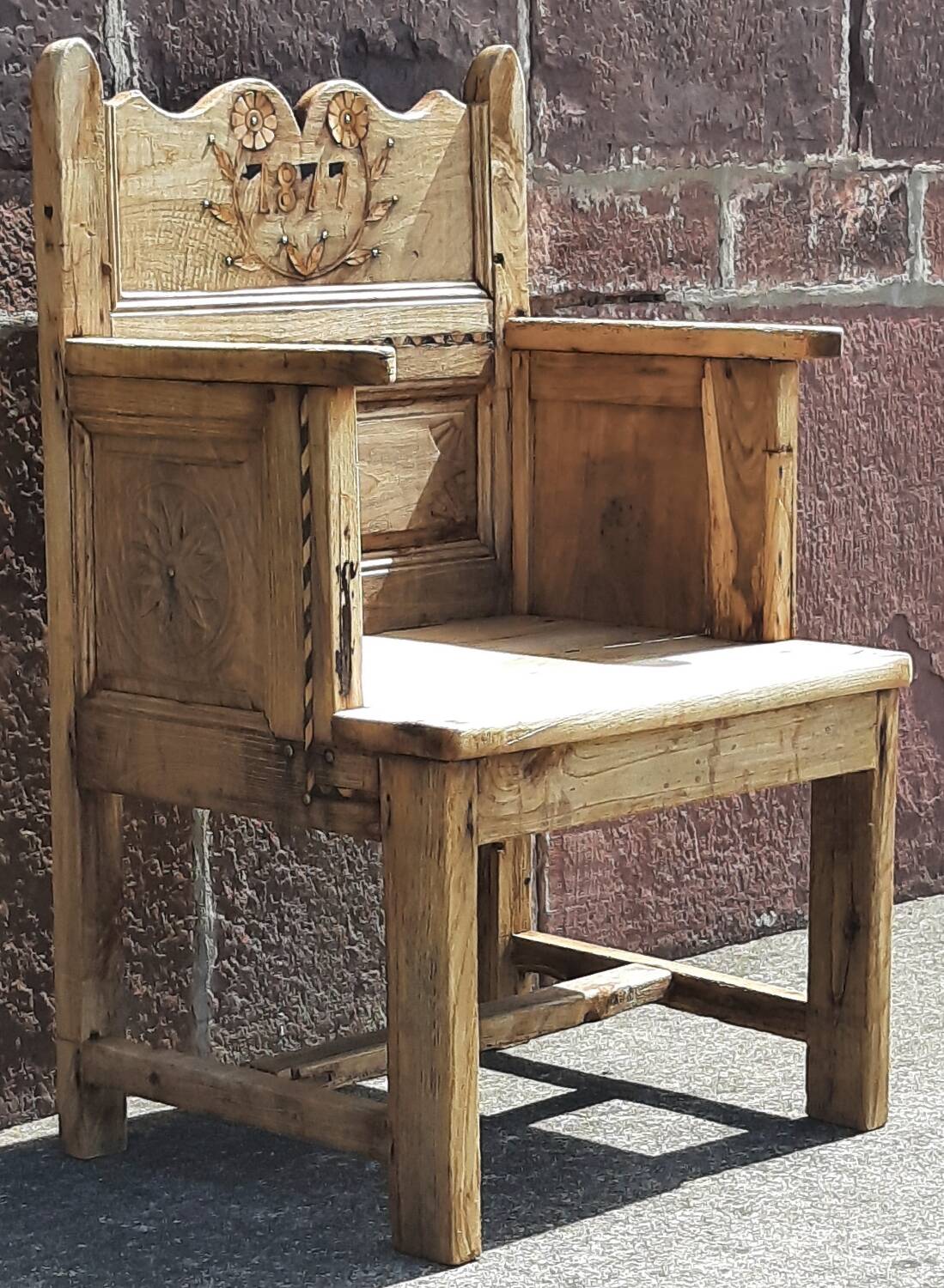 Fauteuil, chayère ou trône en bois, début 19ème siècle.