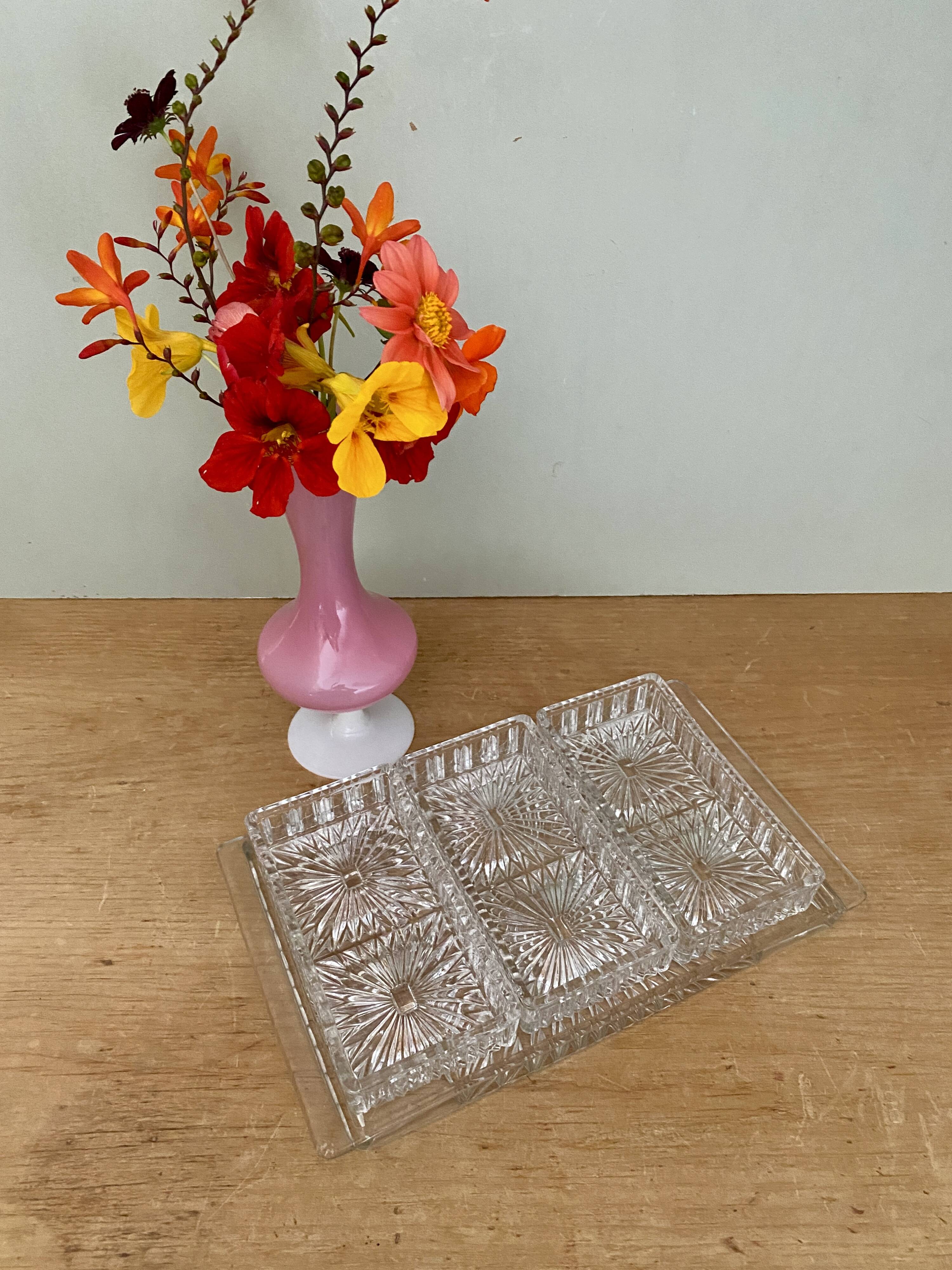 Tray and 3 vintage ramekins in worked glass