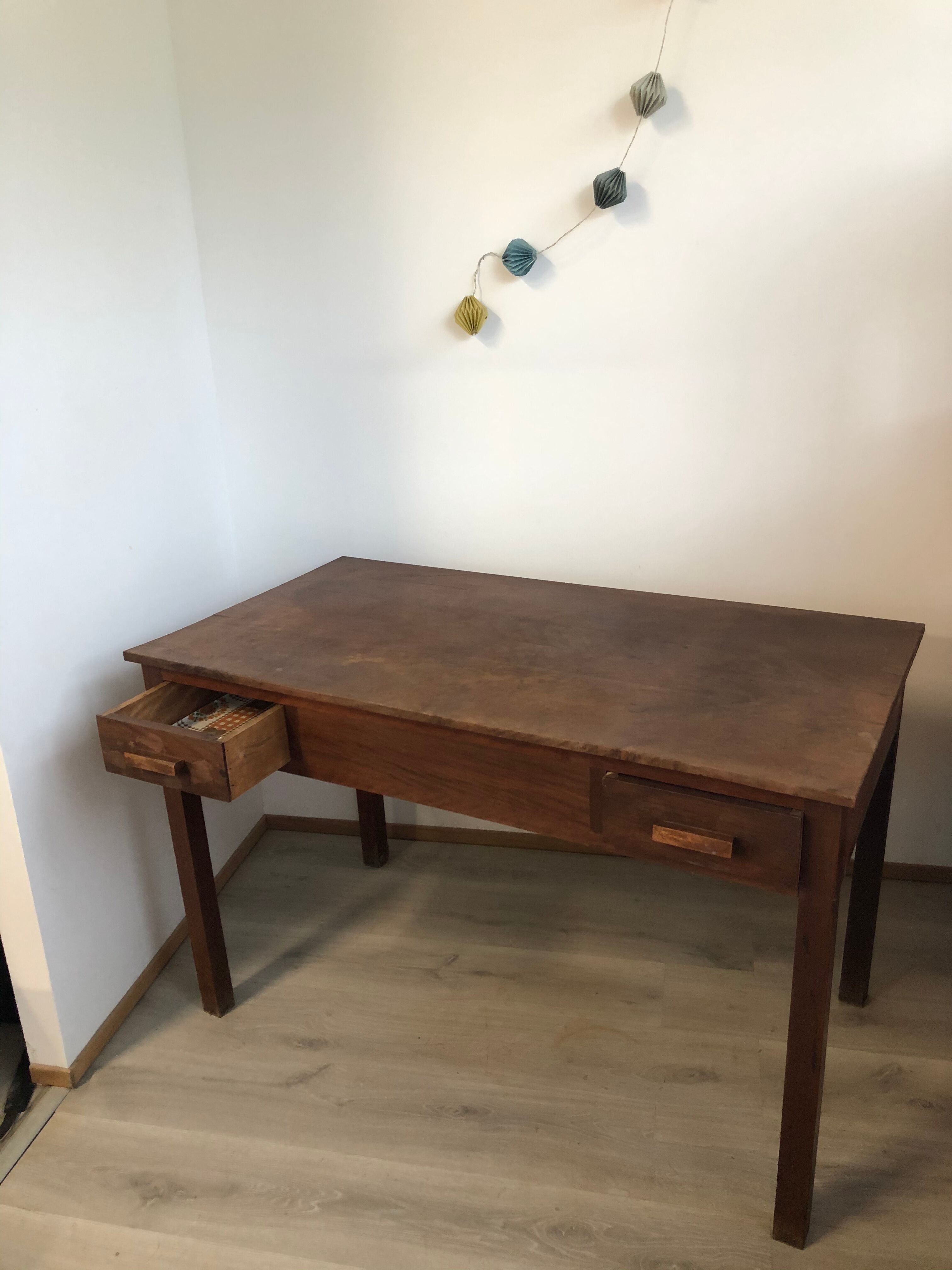 Bureau colonial années 50 en palissandre de Madagascar
