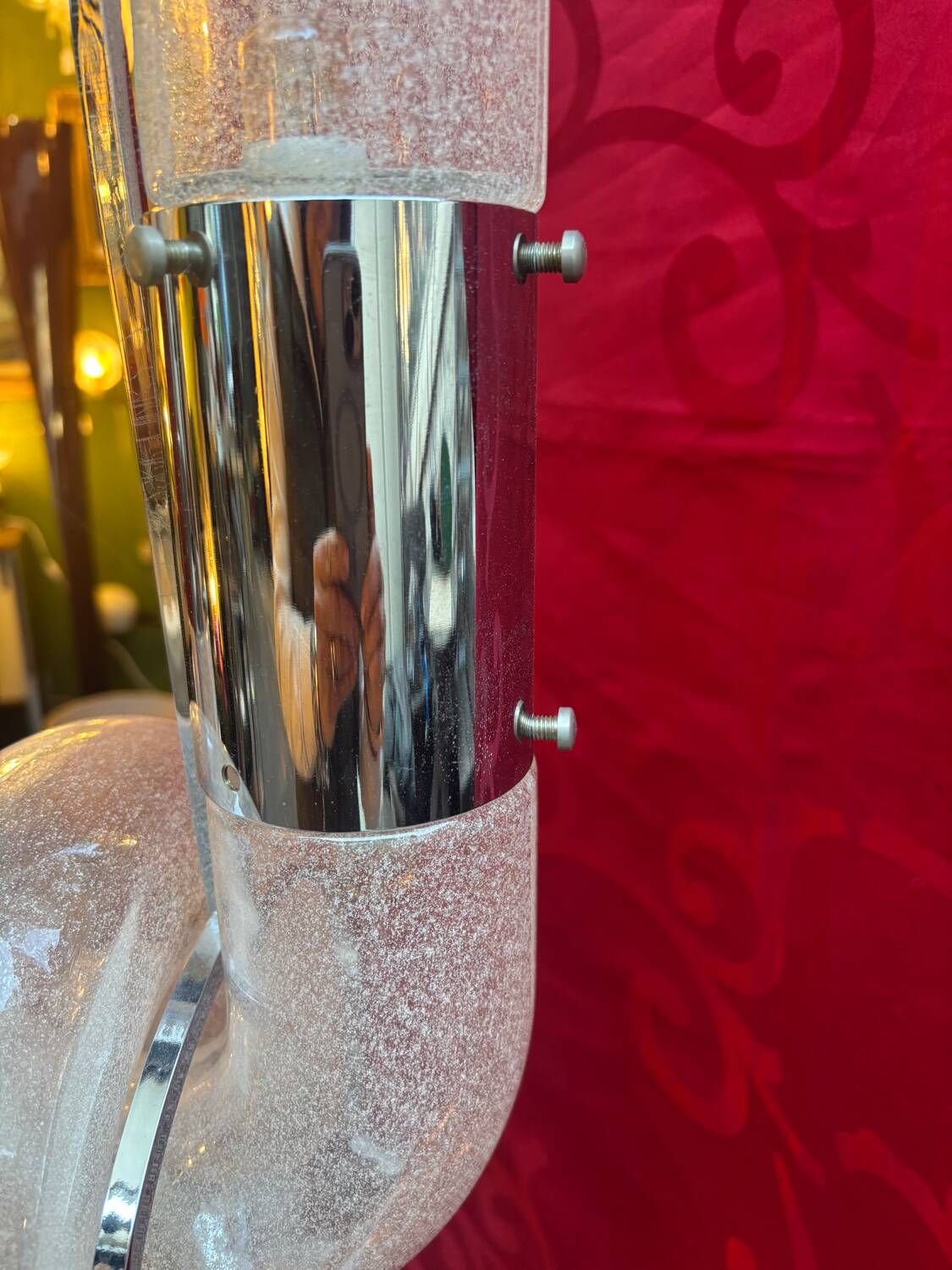 Vintage sculptural floor lamp in chrome metal and glass from the 1970s.