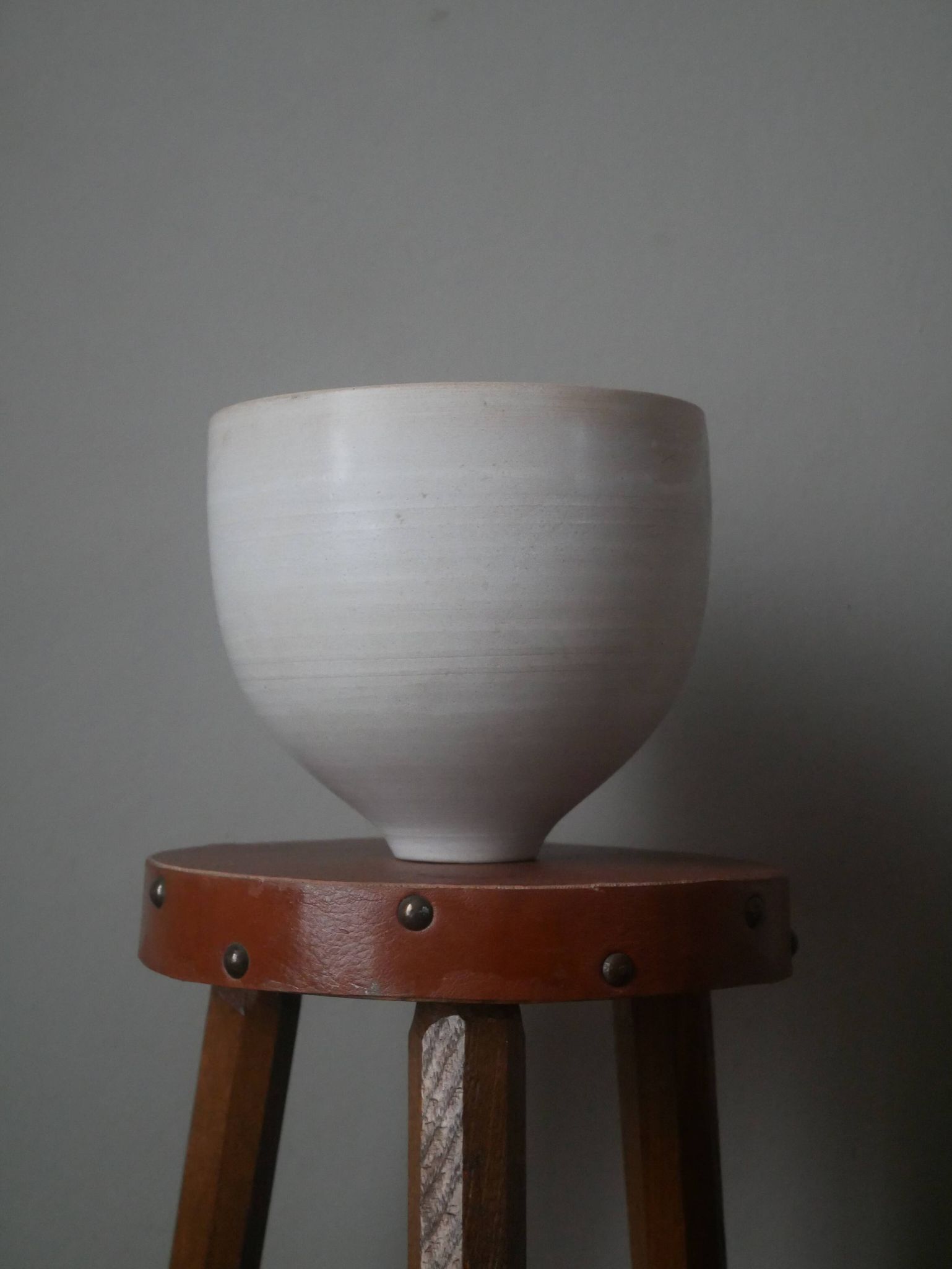 Japandi ceramic salad bowl, second-hand artisanal pottery
