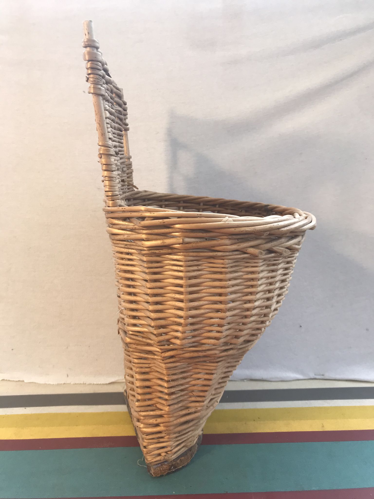 Old harvest basket picking in wick tressé vintage decoration