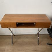 Bureau en noyer design années 70 marais international