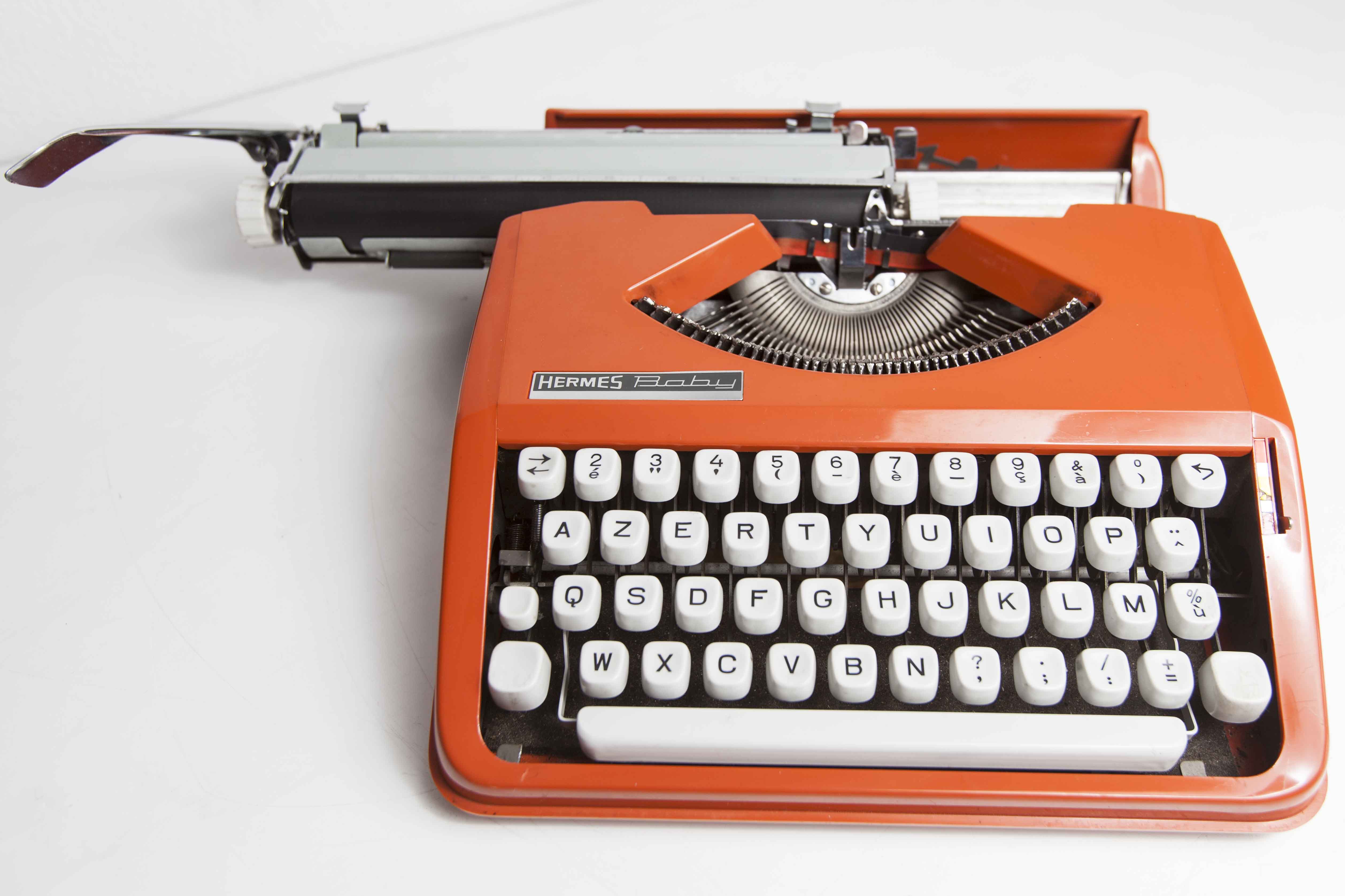 Hermès Baby 1972 new ribbon typewriter