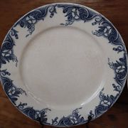 Antique earthenware dessert plates with the lions of France "Pernelle"