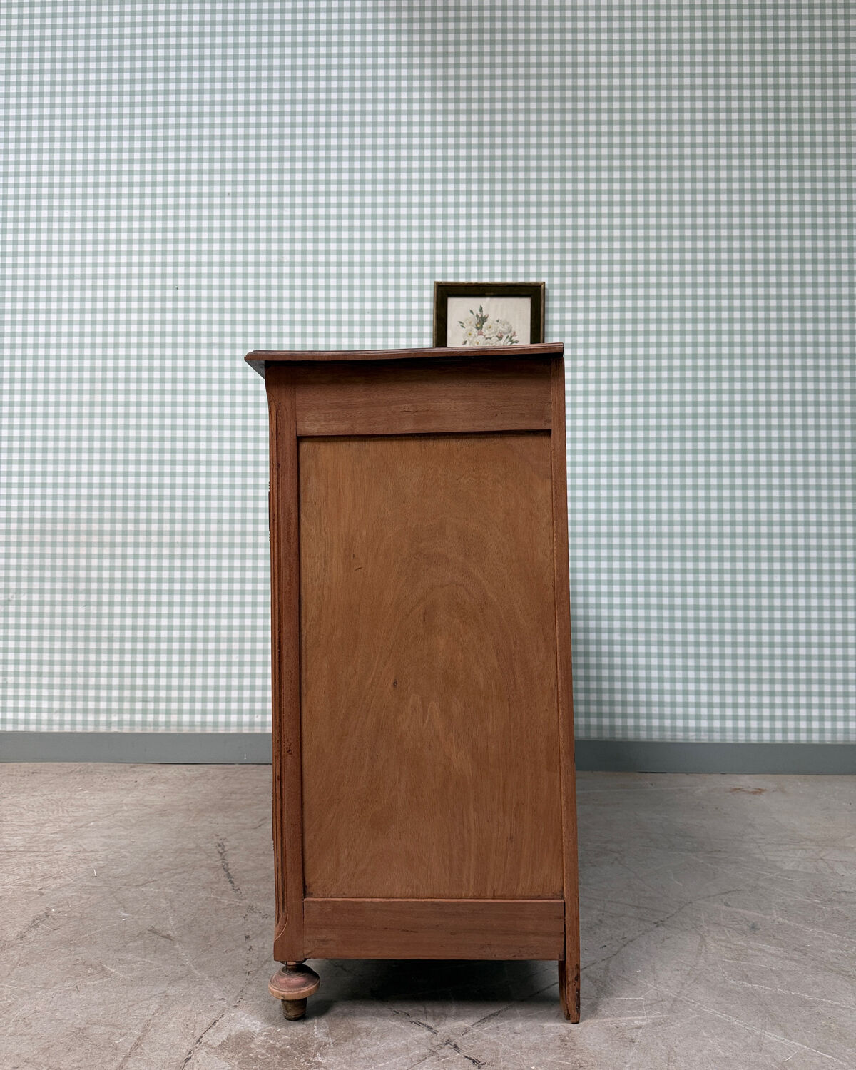Vintage buffet (renovated)
