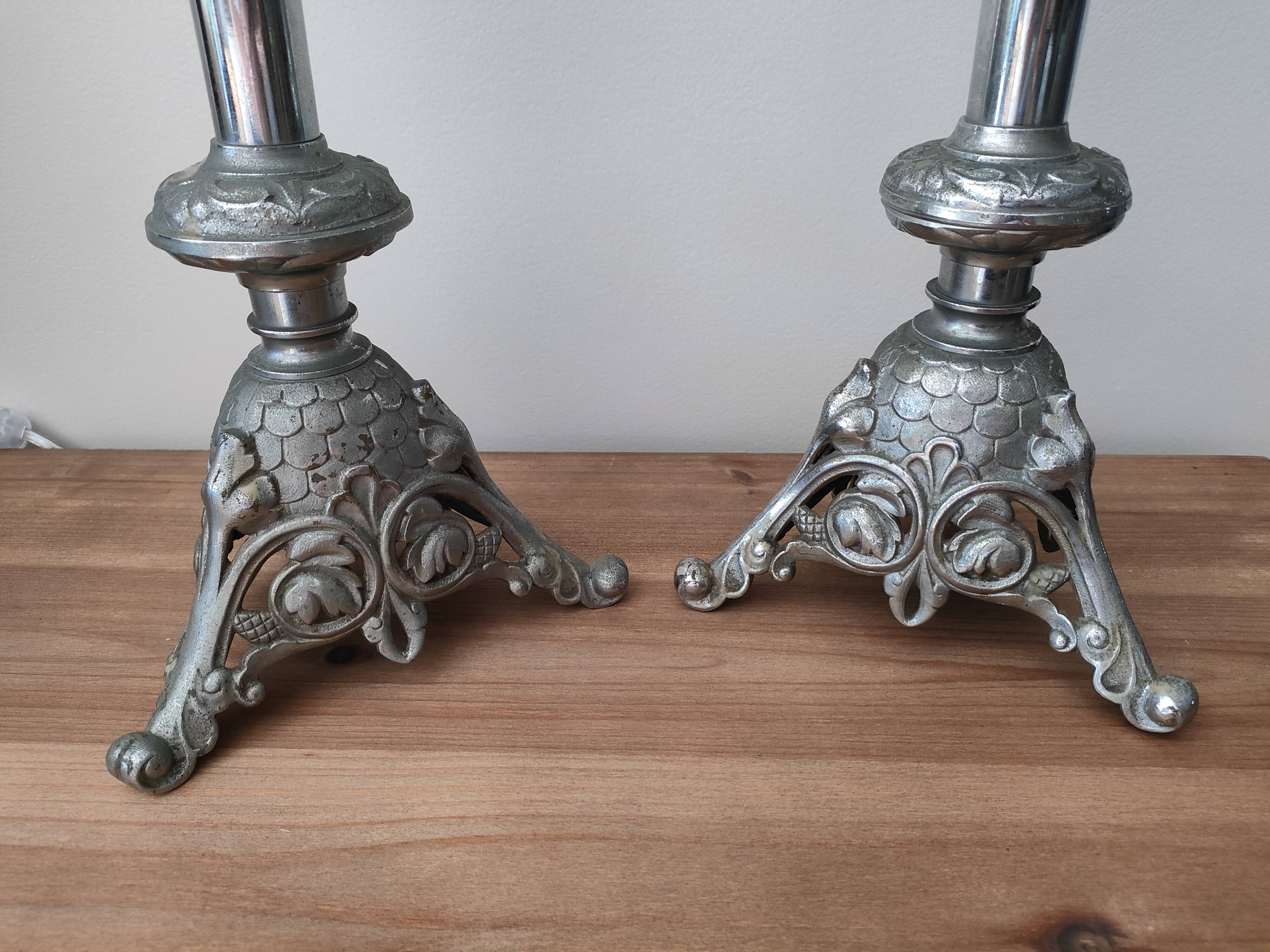 Pair of silver-plated candlesticks from the 19th century.