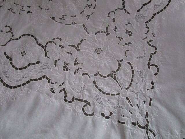 Old embroidered tablecloth 250x160cm