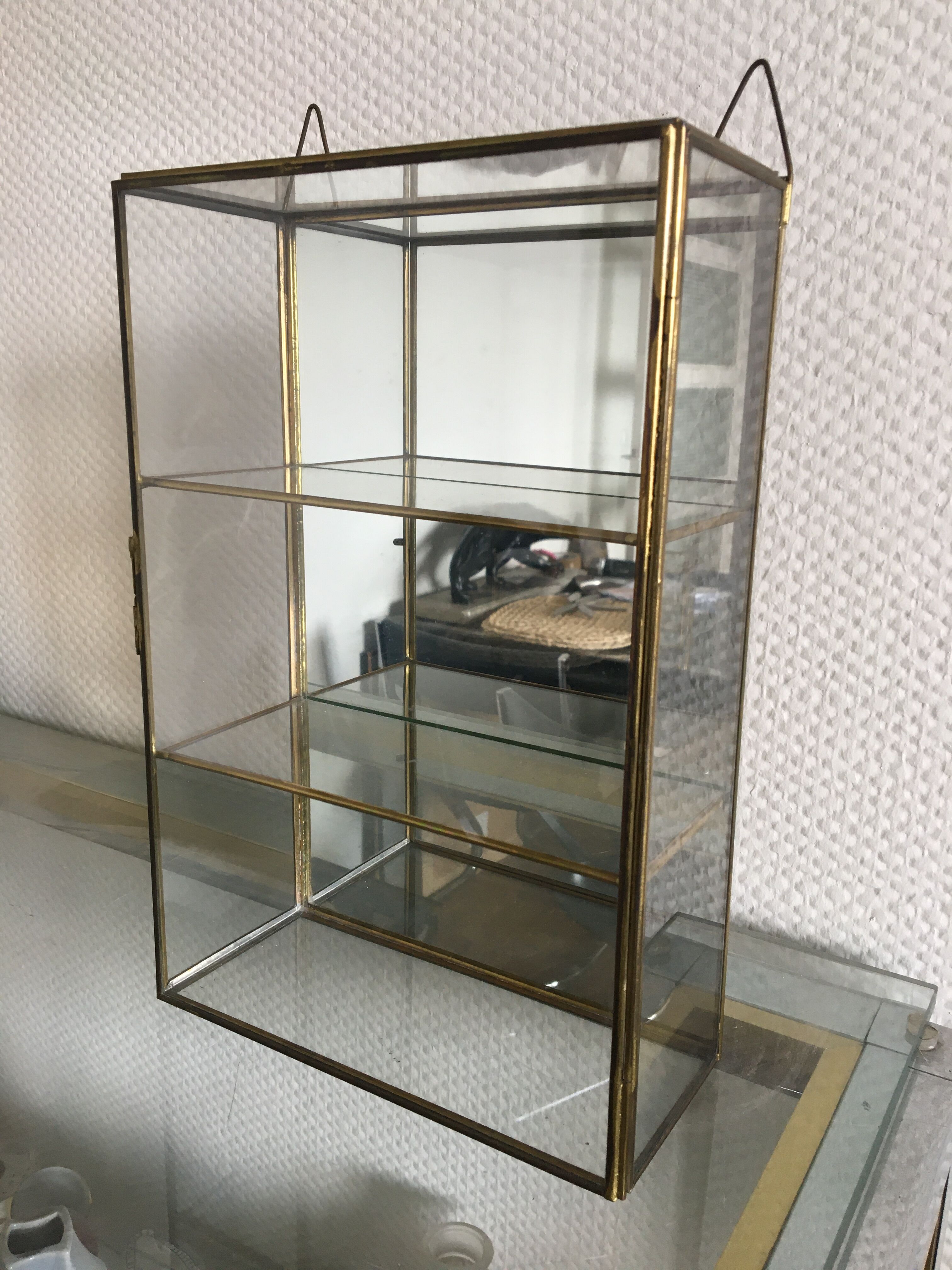 Vitrine murale laiton et verre
