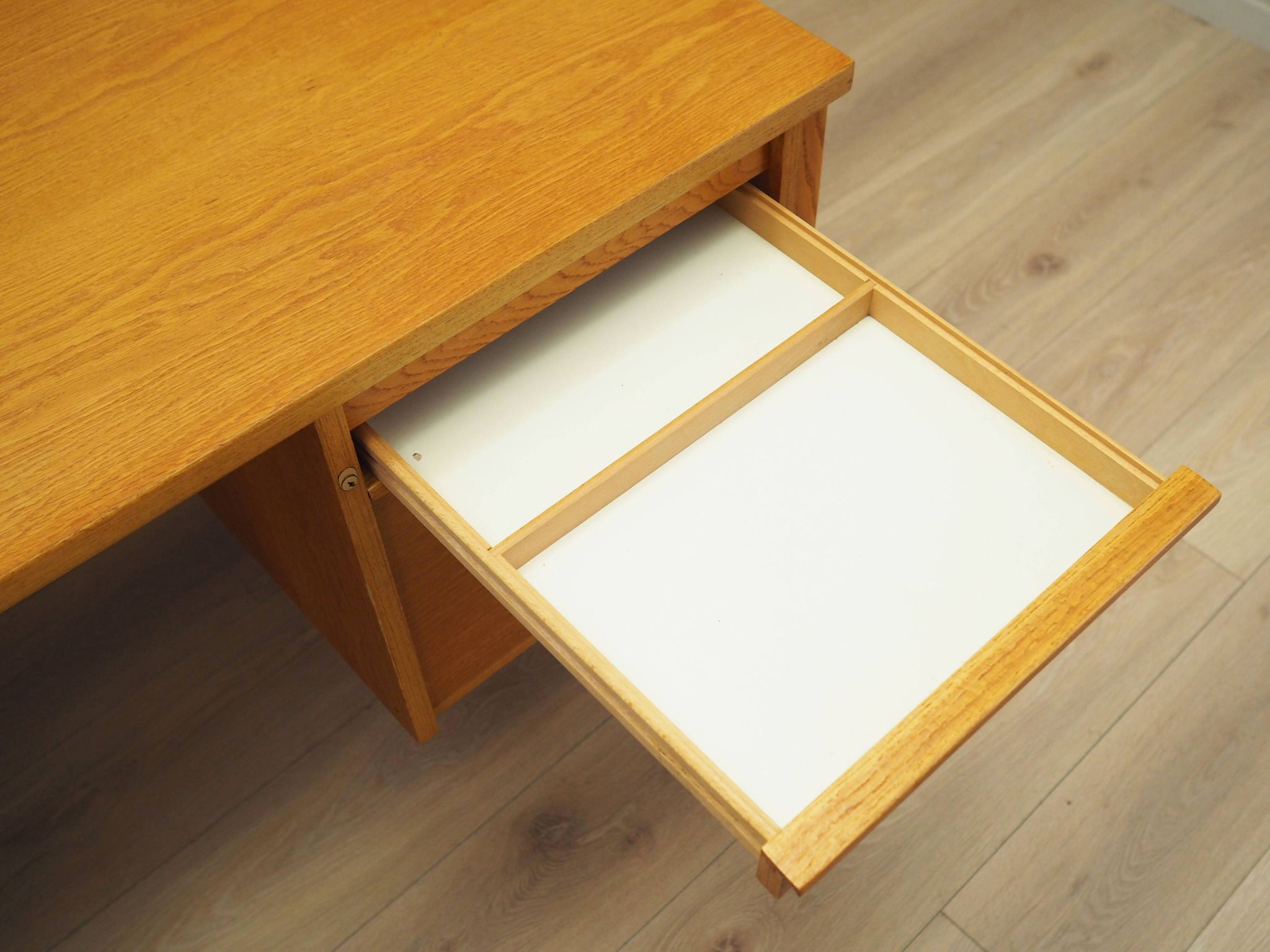 Ash desk, Norwegian design, 1970s, production: Norway