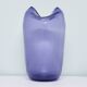 vase en verre soufflé à la bouche violet vintage