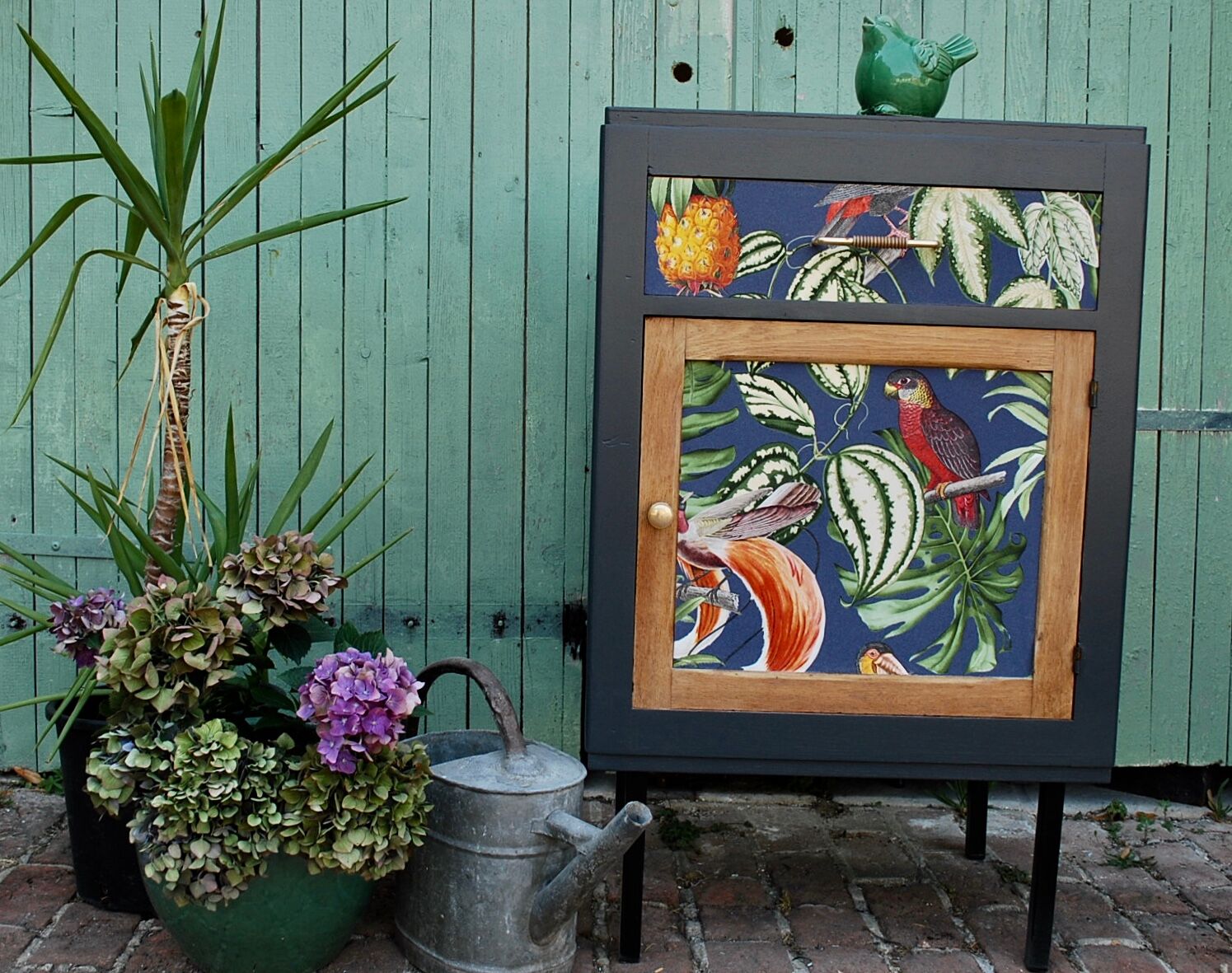 Buffet Mado renovated blue night