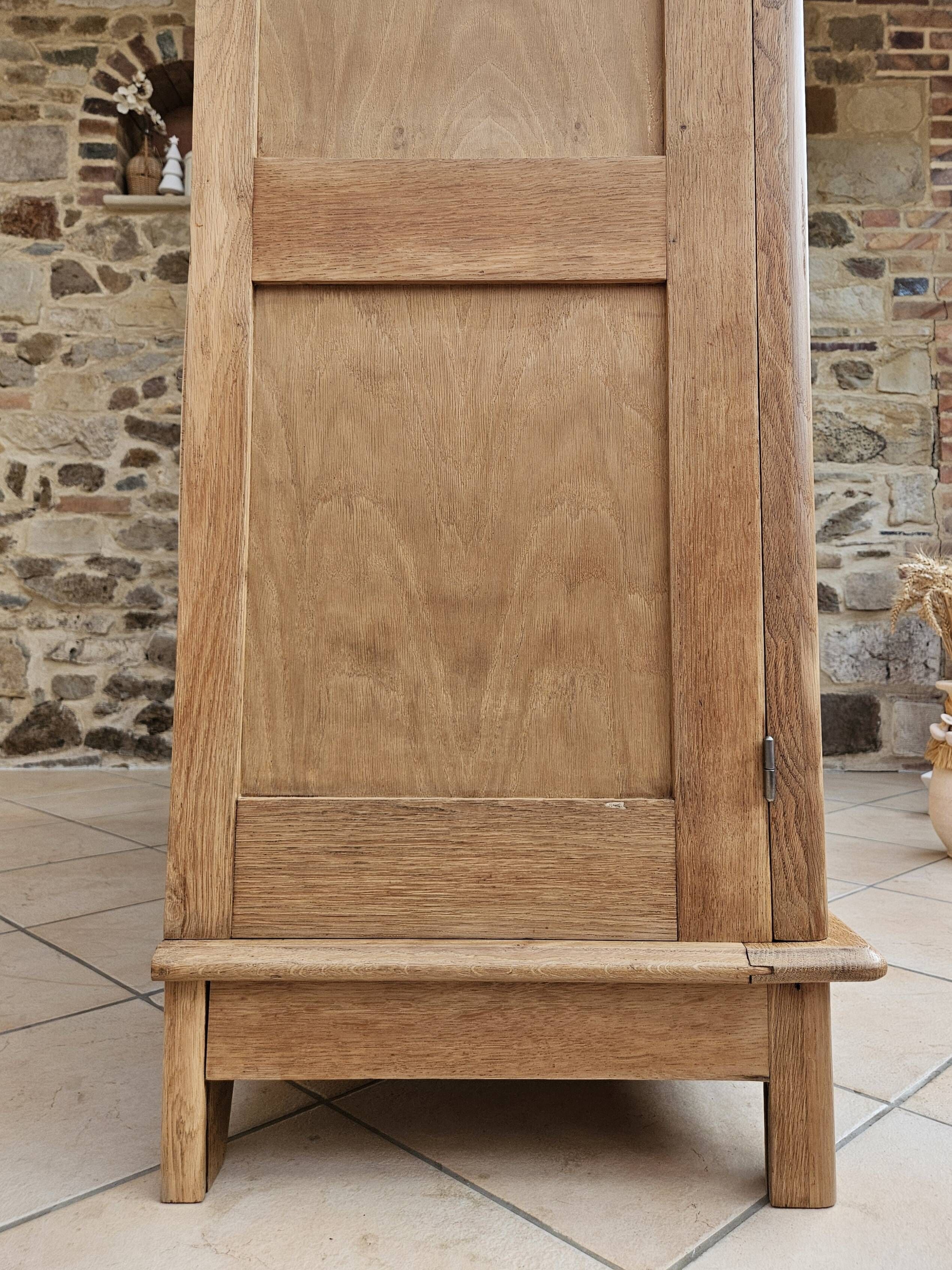 Armoire vintage
