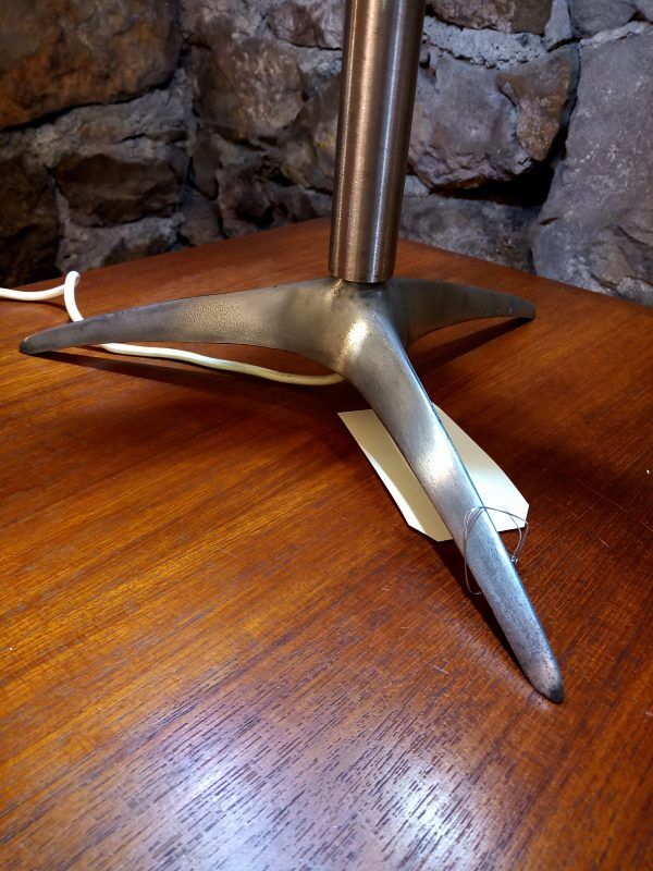 Lampe chrome et plexiglas sur pied 3 faces