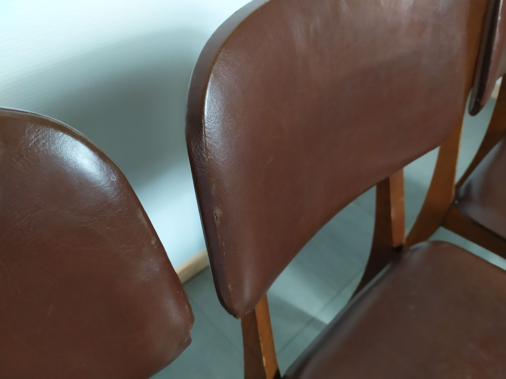 Suite de 6 chaise bois skaï marron brus vintage année 50 - 60