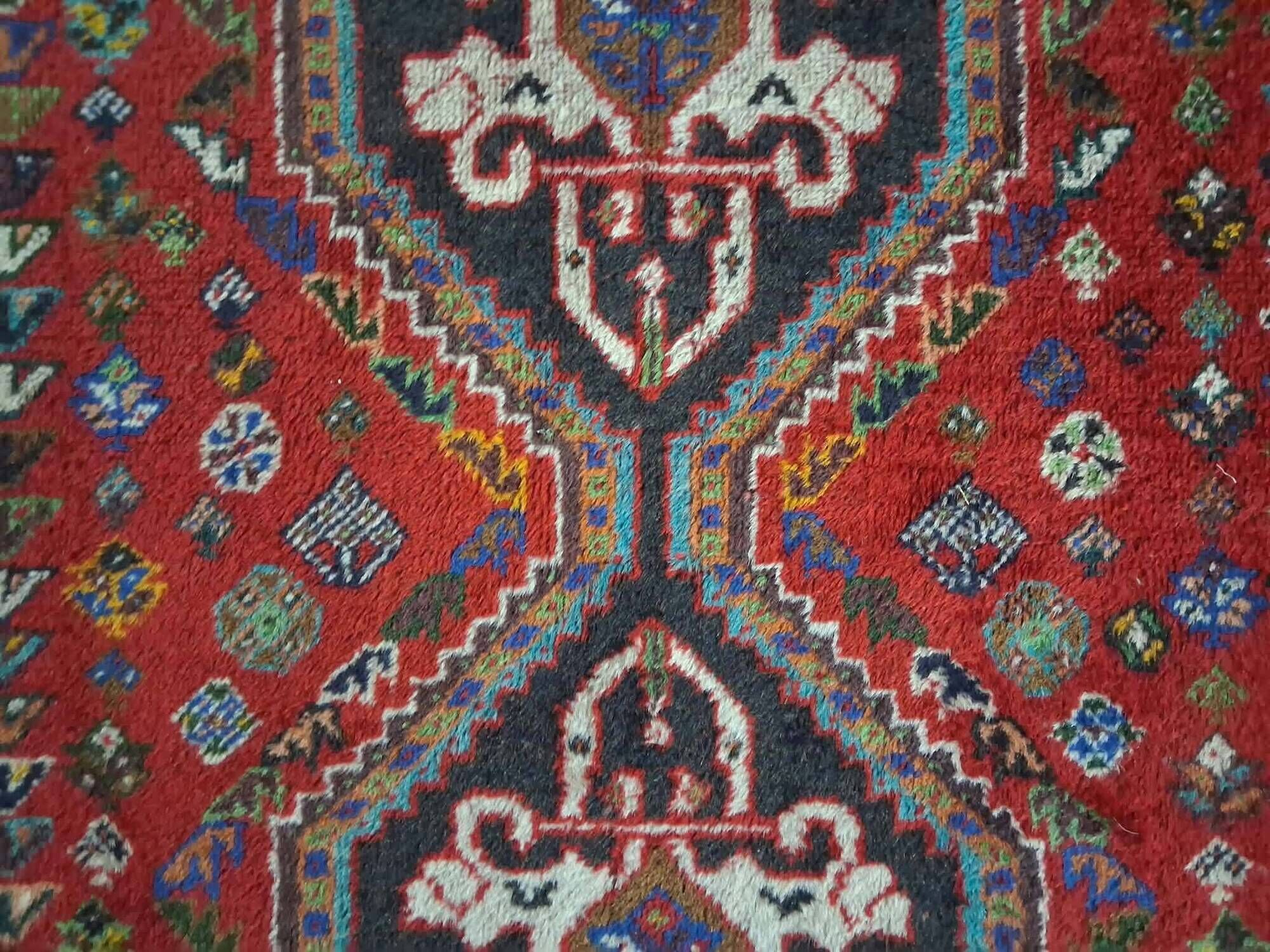 Handmade Persian Shiraz rug 155x115cm