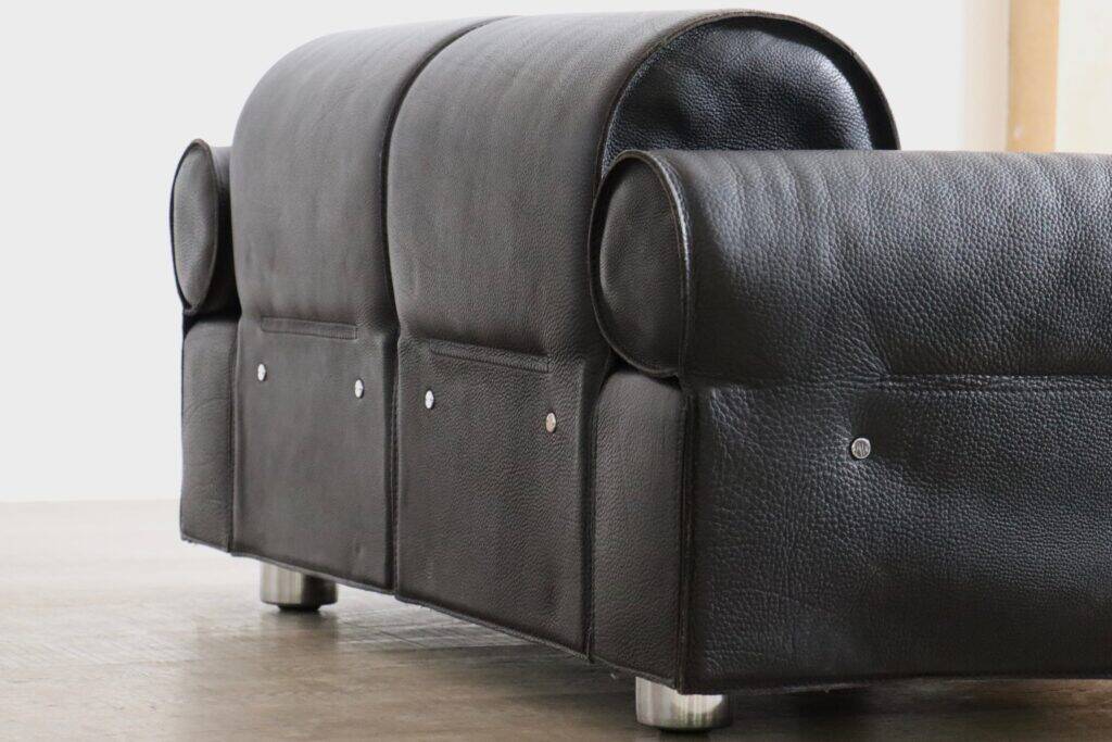 Canapé-lit Marzio Cecchi en cuir de buffle, Italie, années 1970.