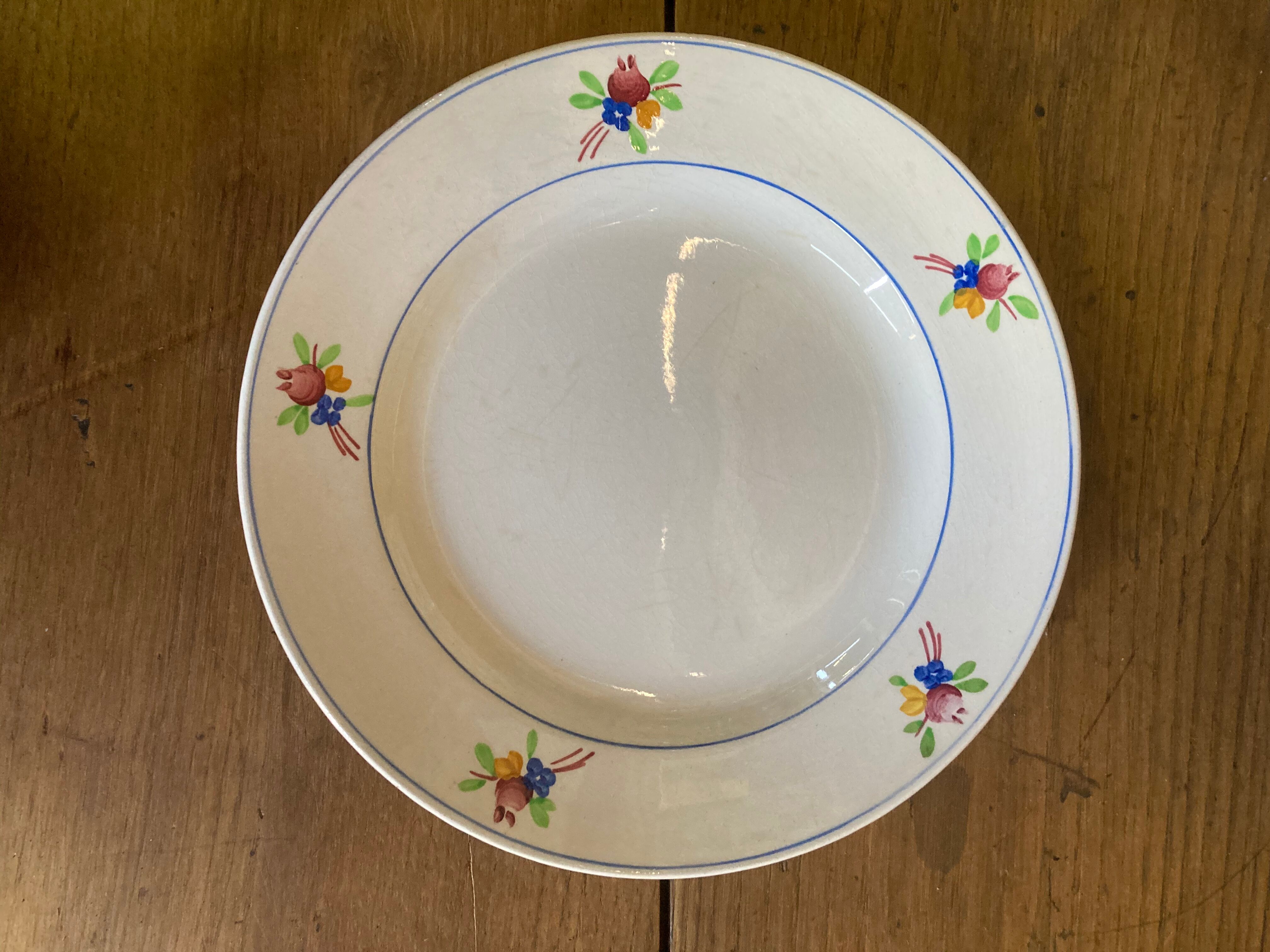 Service flat plates and hollow Gien model Nice.