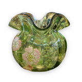 Vase en verre émaillé à décor de fleurs