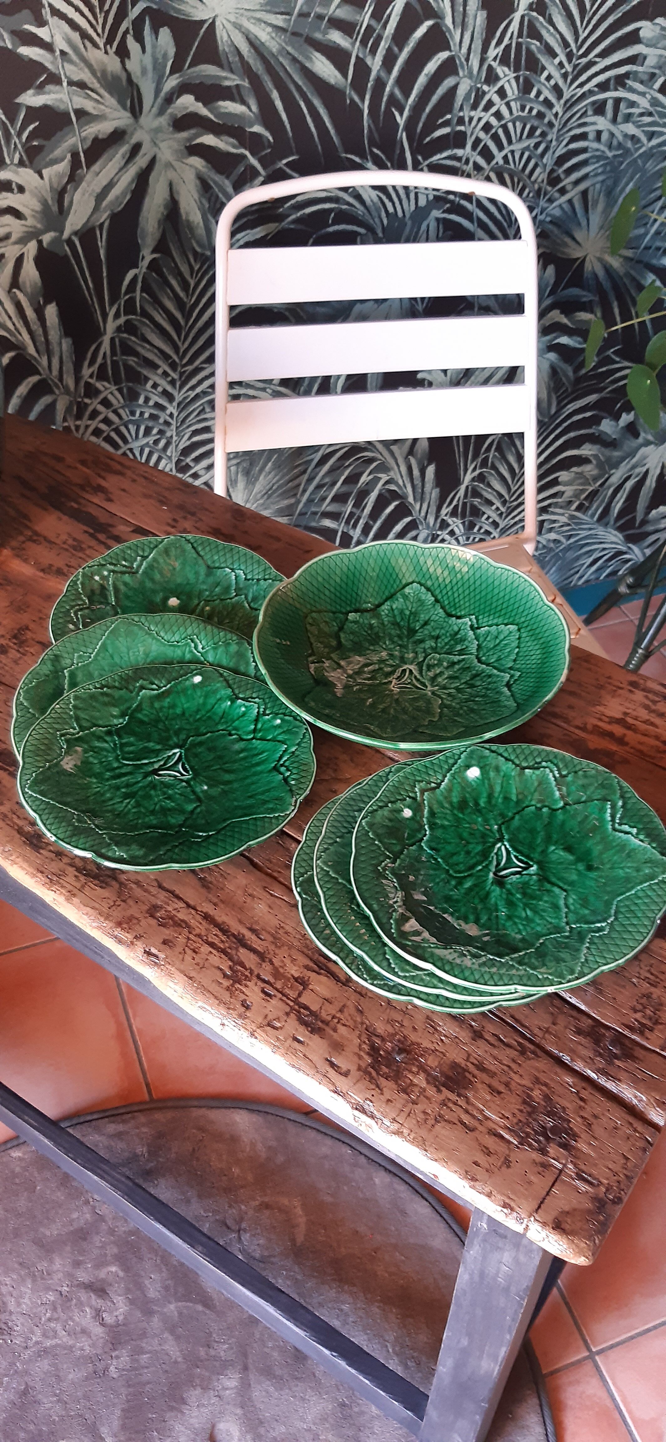 Plates in gien earthen earthenware slurry