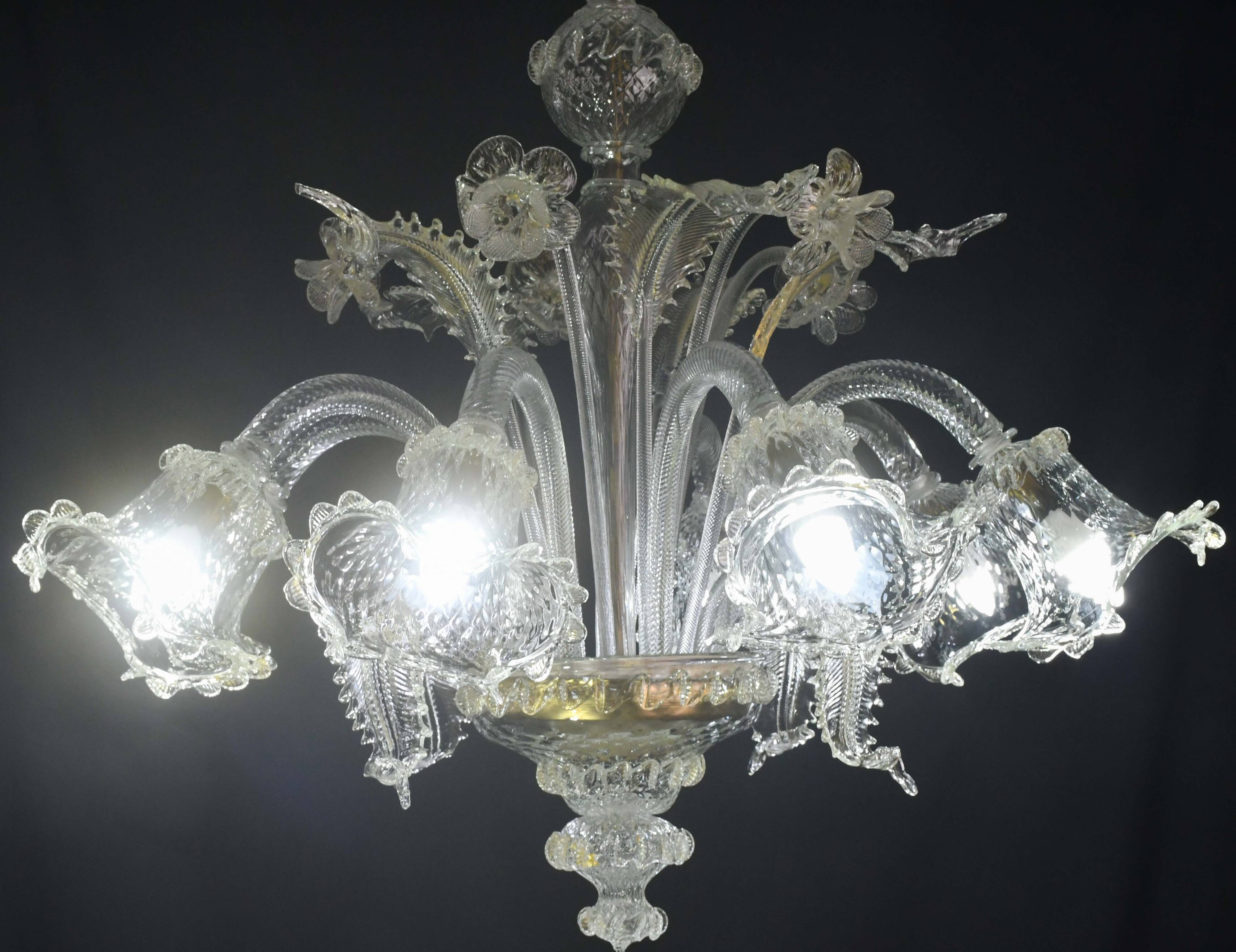 Wonderful large size Venetian chandelier, transparent and gold Murano glass