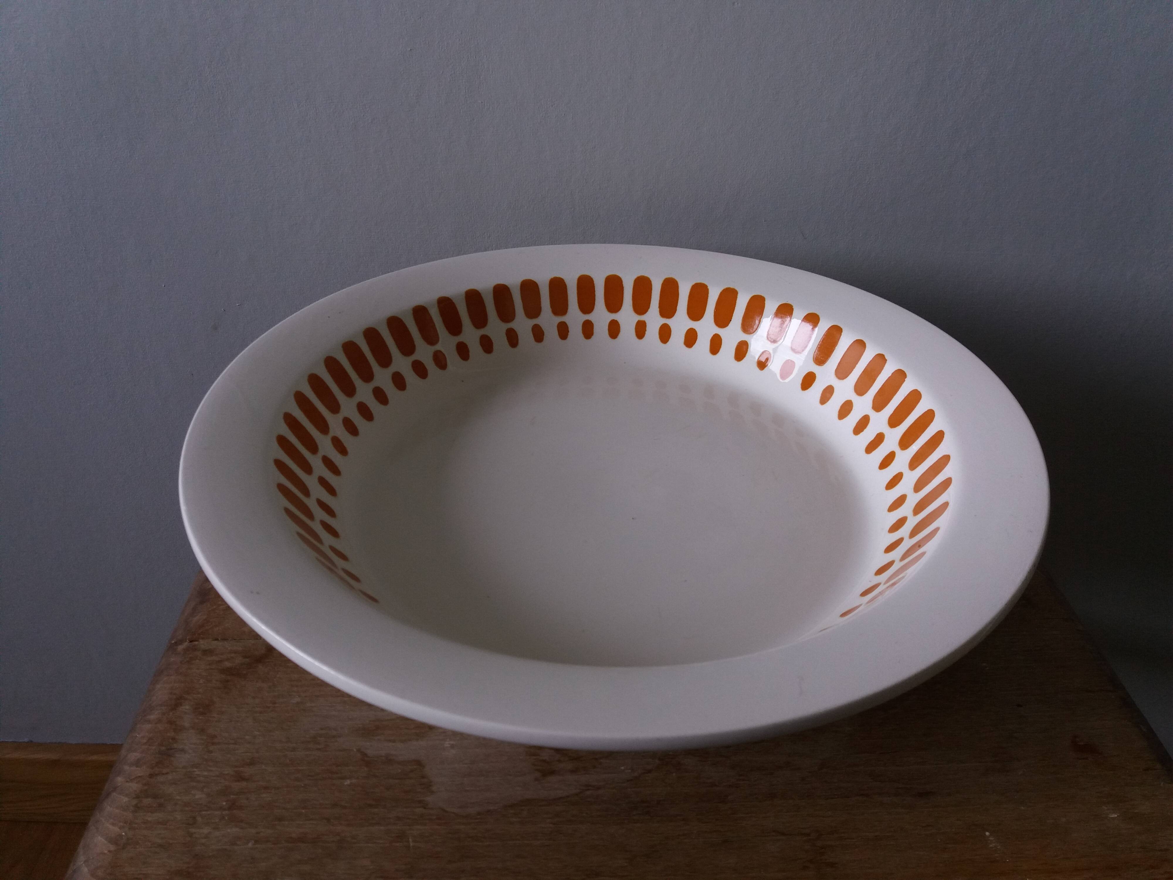 Hollow vegetable dish salad bowl 70s space age