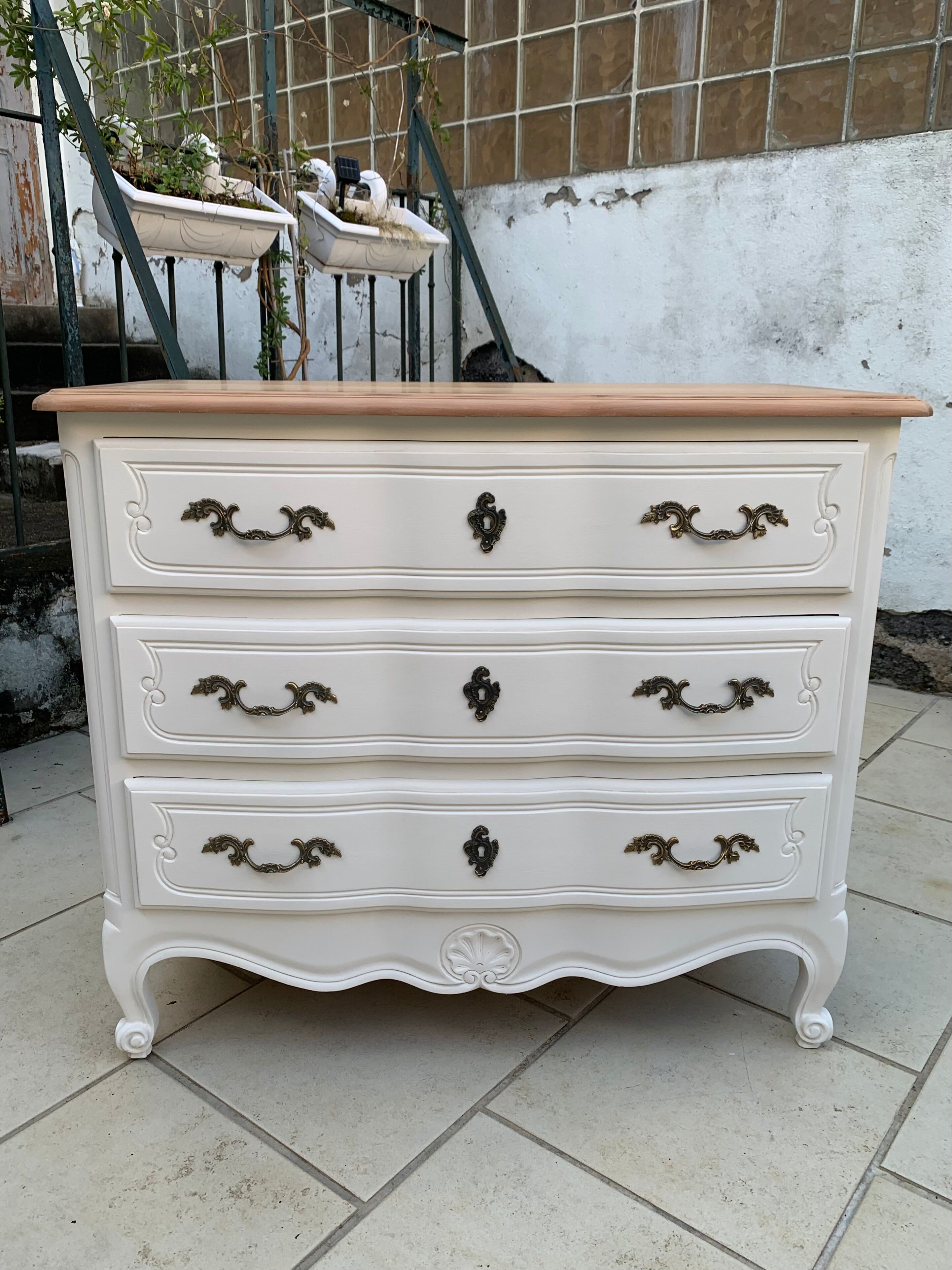 Louis XV chest of drawers