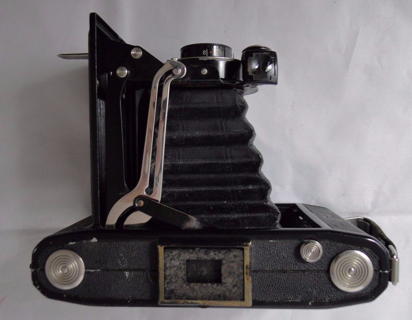 Camera ikonta zeiss ikon model 510/2 with case