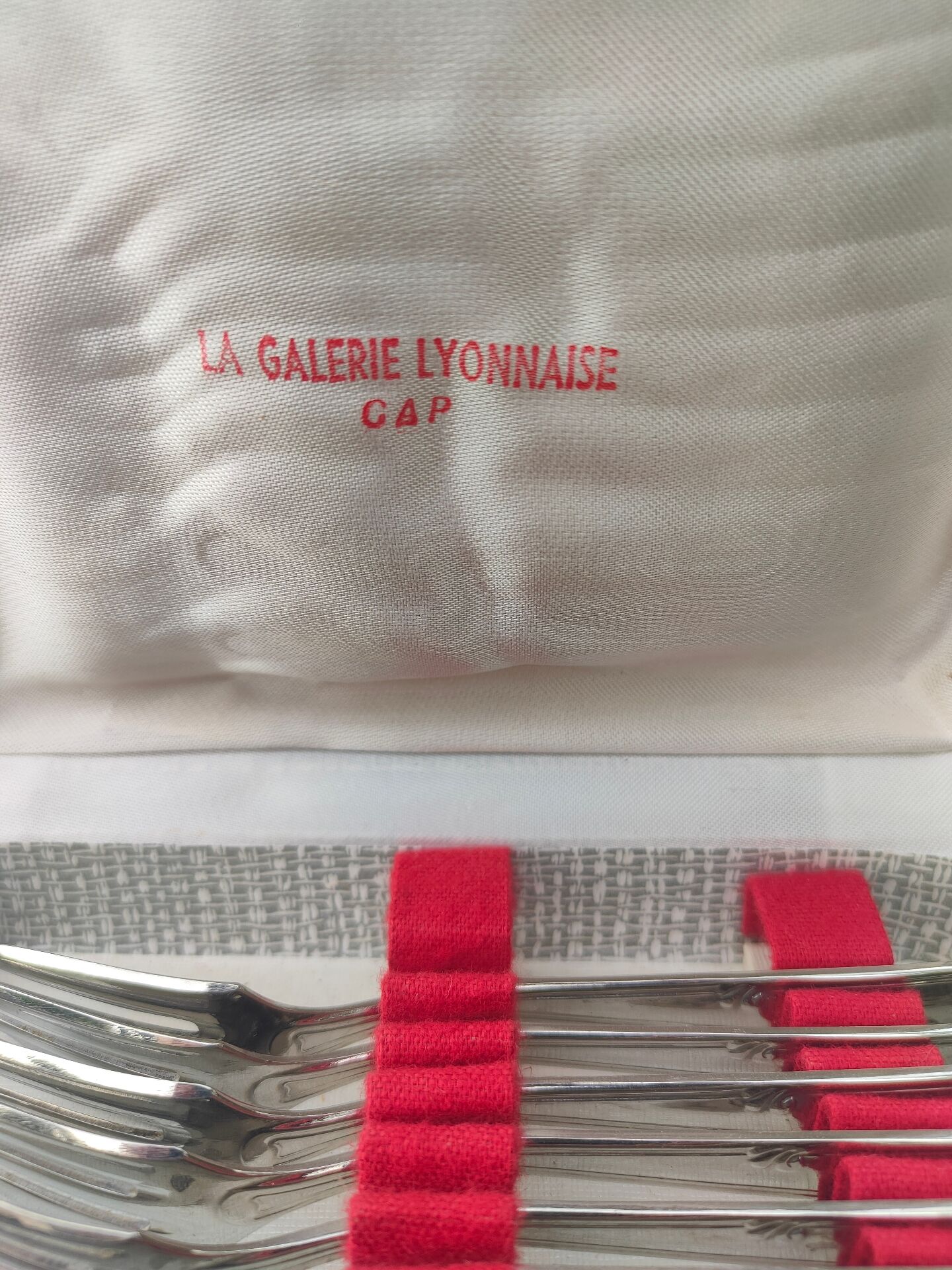 Dessert forks