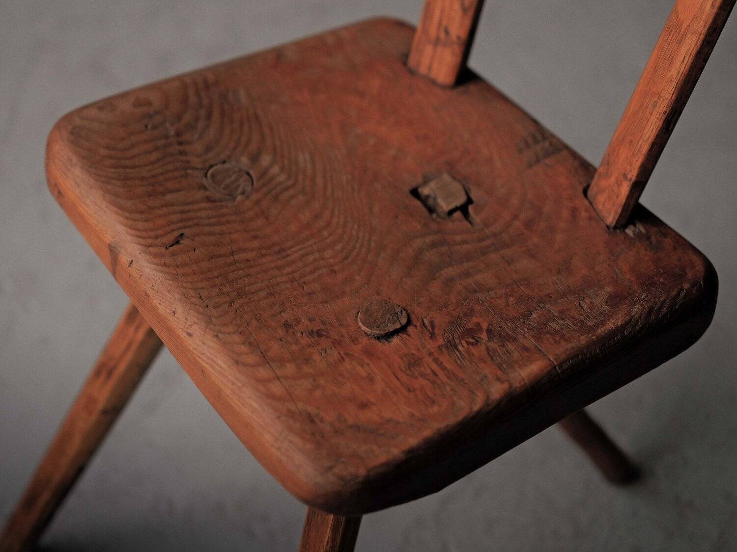 Small alpine chair in solid pine, folk art, early 20th century.