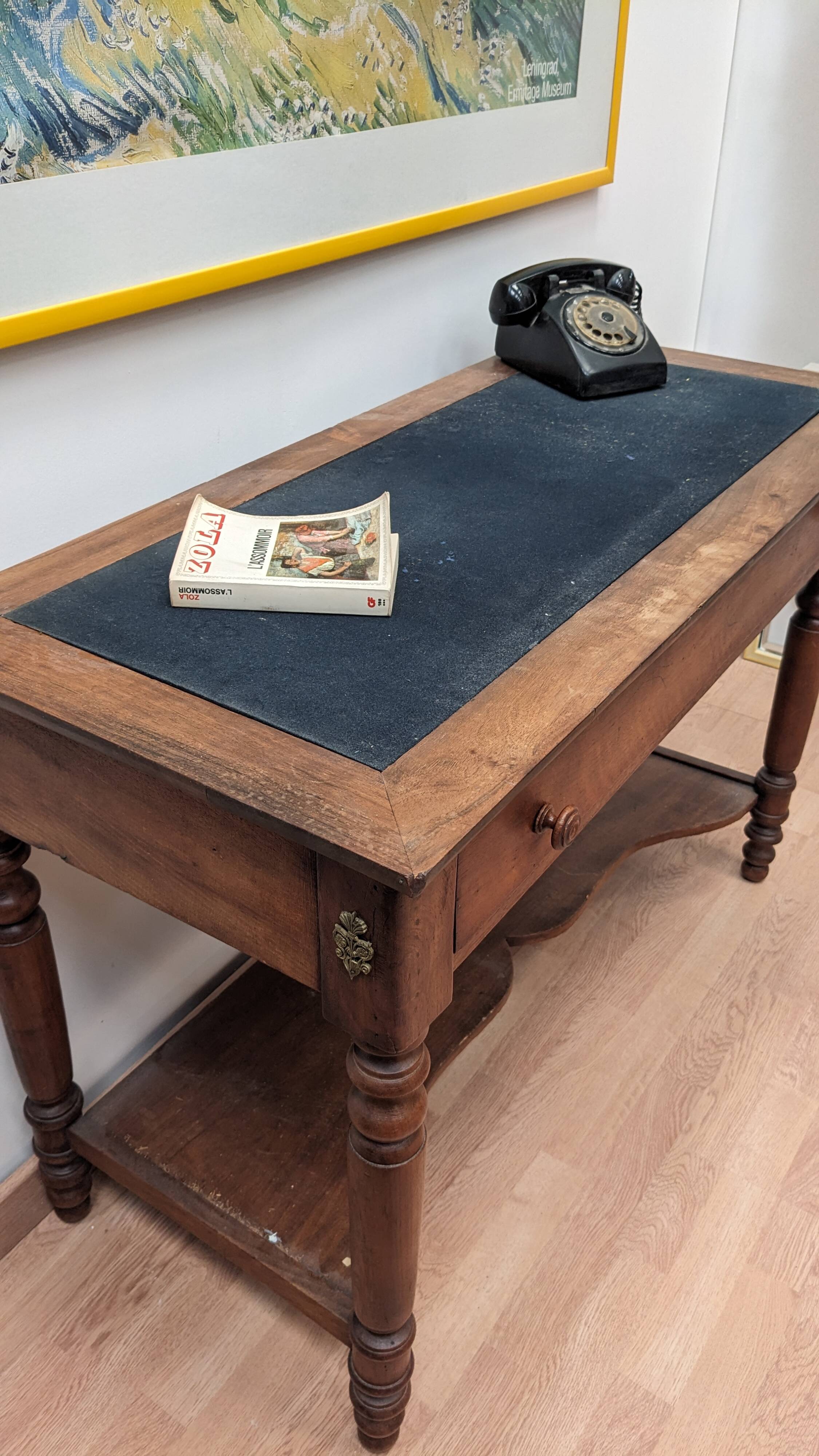 Desk or entry console