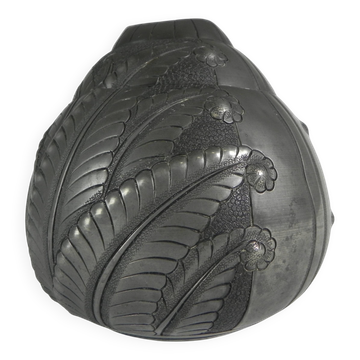 Art Nouveau pewter vase, signed PETIZON, early 20th century.