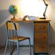 Bureau d'écolier et chaise vintage métal et bois clair