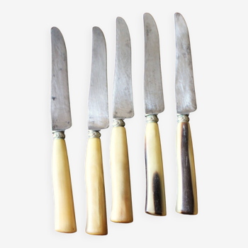 A set of 5 Duvert Frères cheese knives