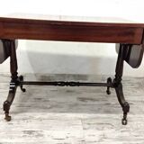 English-style coffee table with flaps