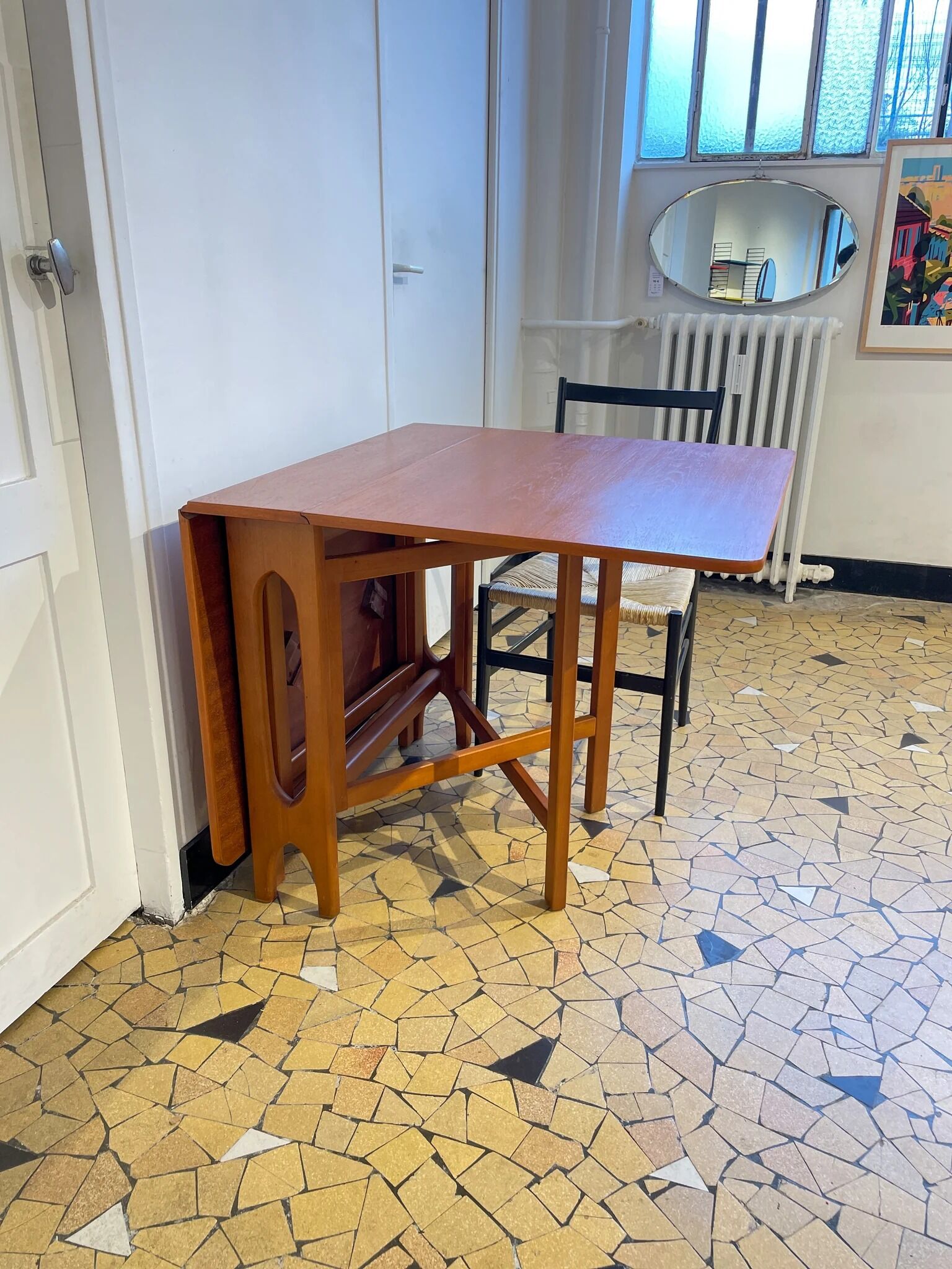 Scandinavian table with flaps