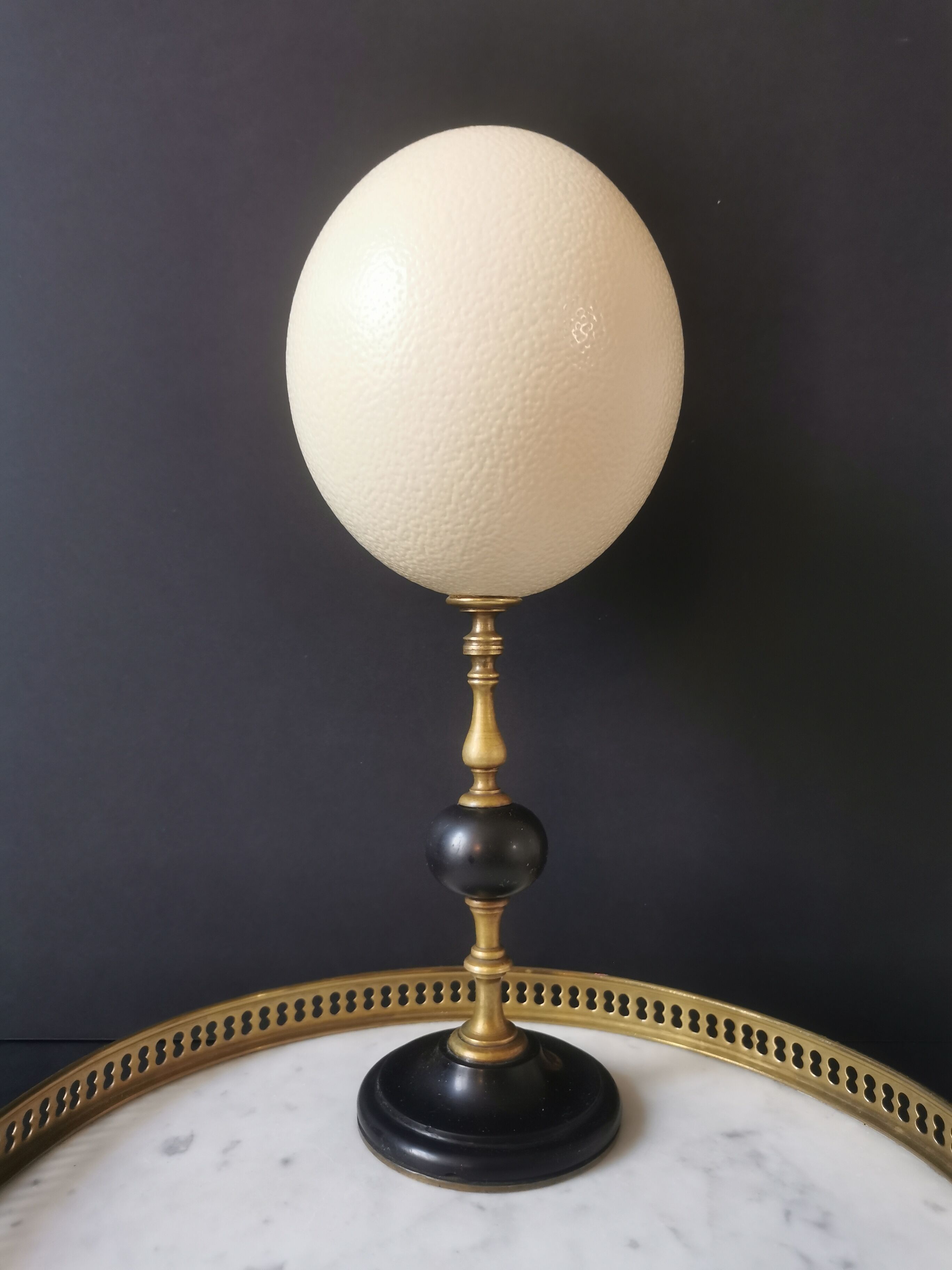 Oeuf d'Autruche, Socle en Bronze et Marbre Noir (Fin XIXè- Début XXè) H:32cm
