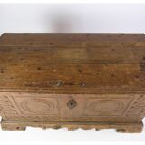 Oak coffin with carvings from around the year 1760s